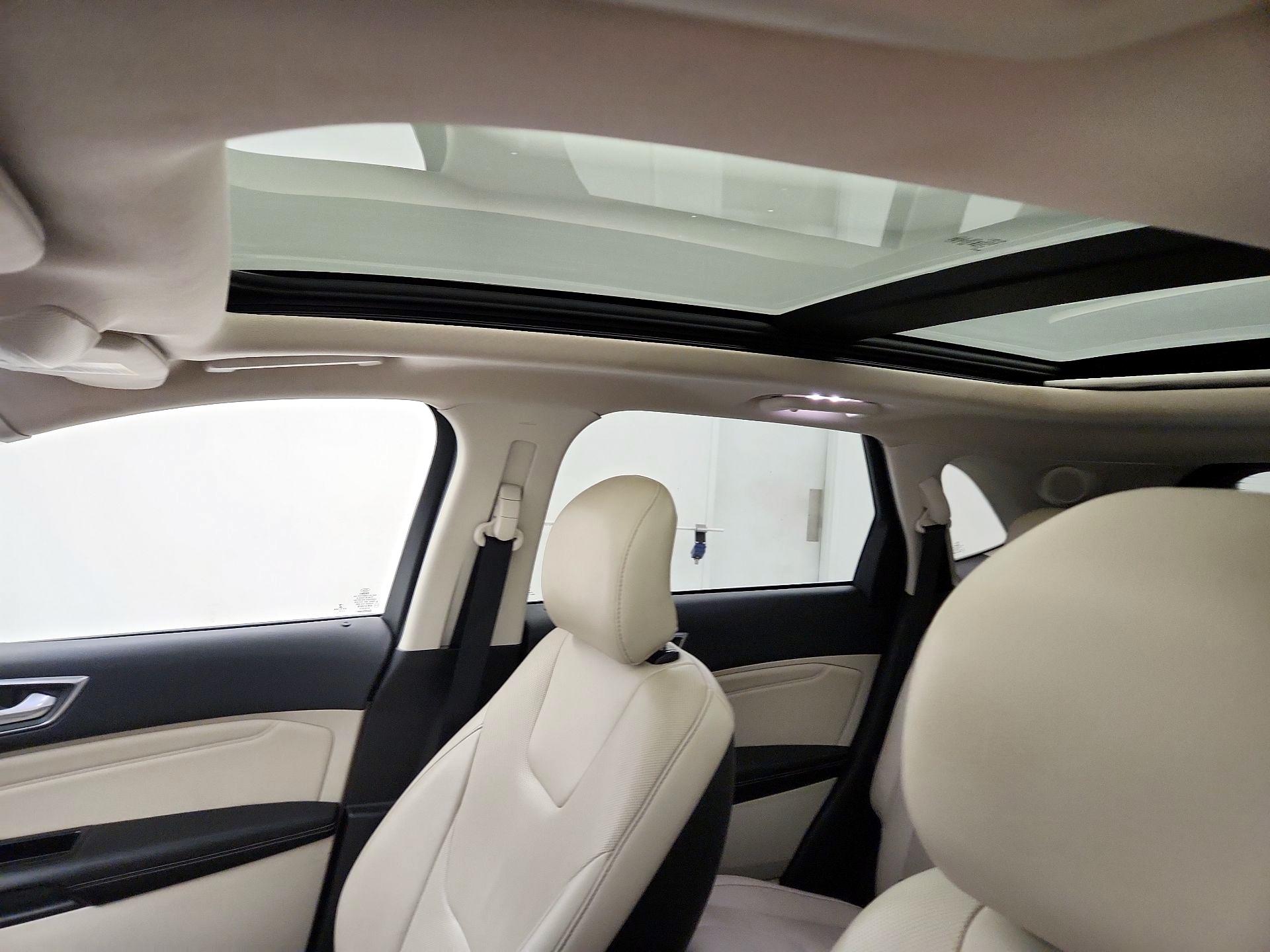 Thumbnail: 2017 Ford Edge - 20