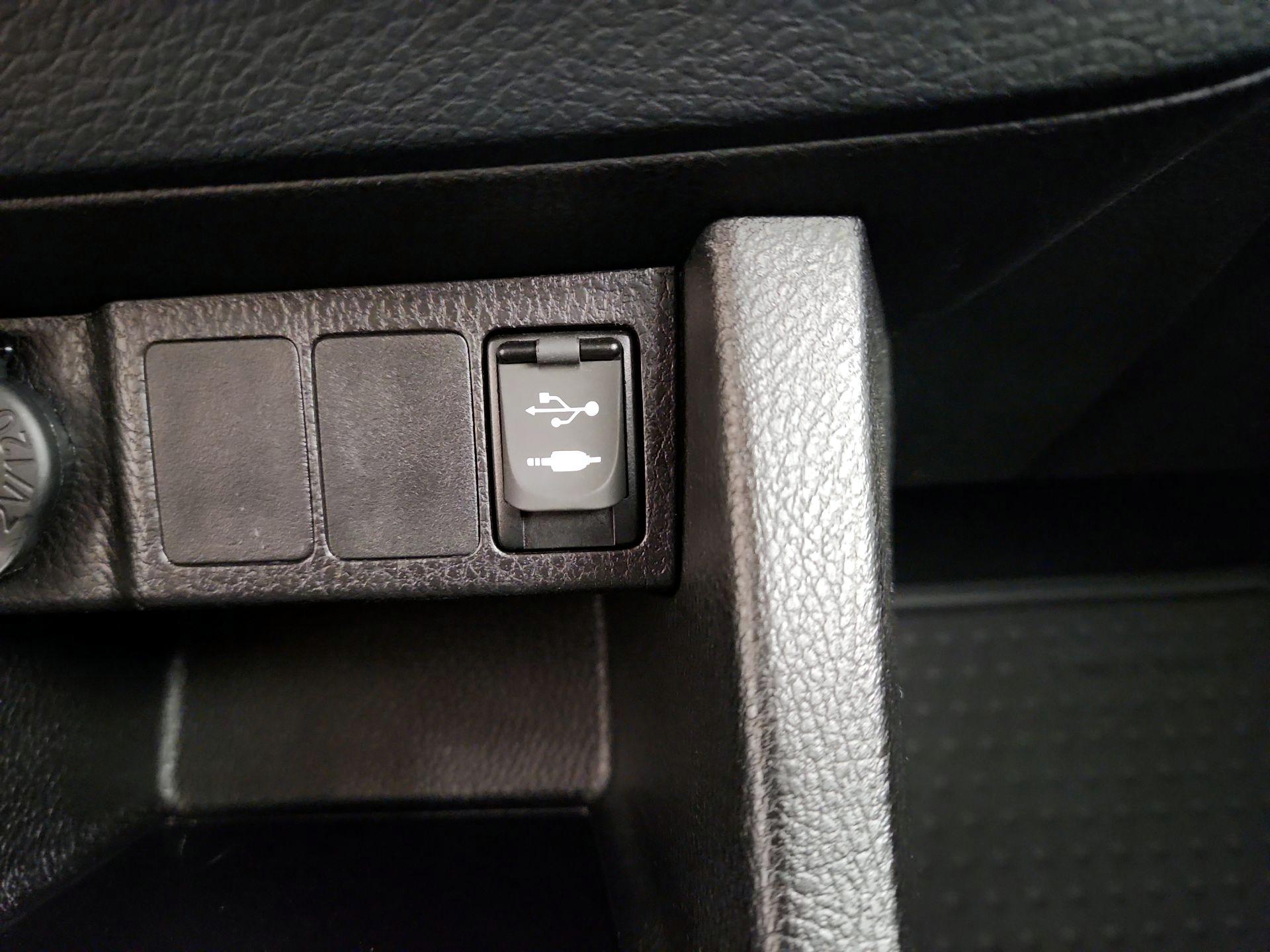 Thumbnail: 2016 Toyota Corolla - 18