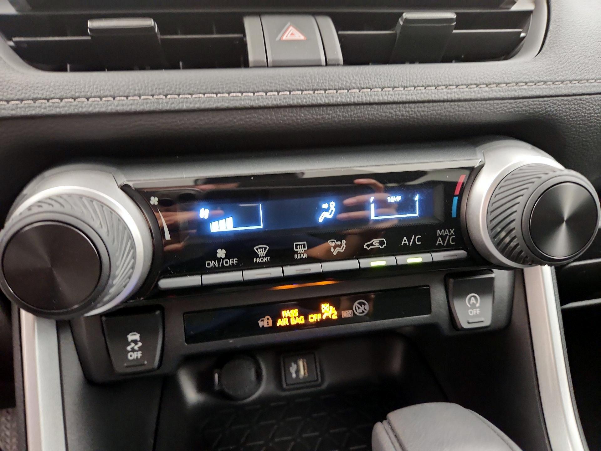 Thumbnail: 2024 Toyota RAV4 - 16
