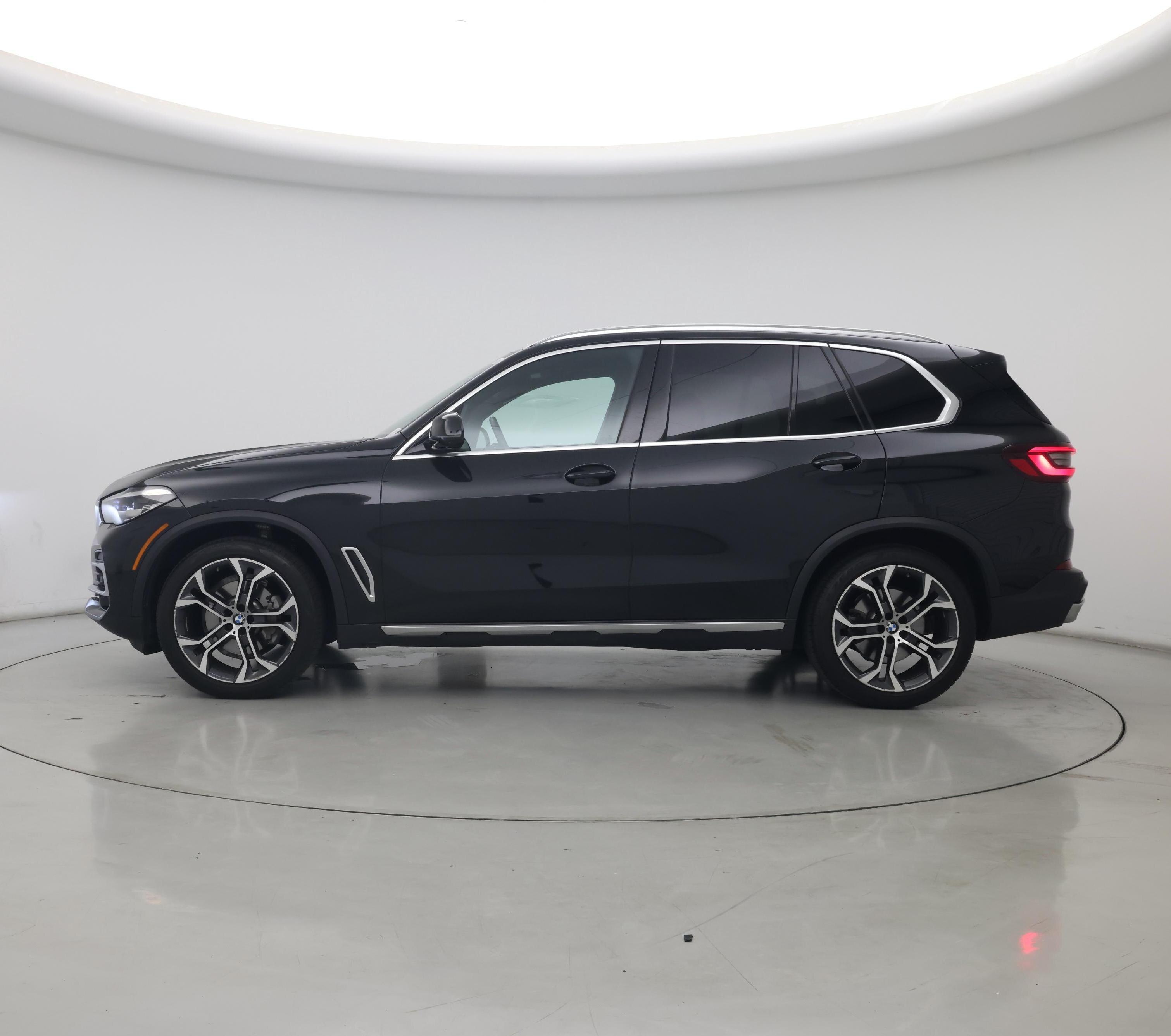 Thumbnail: 2023 BMW X5 - 3