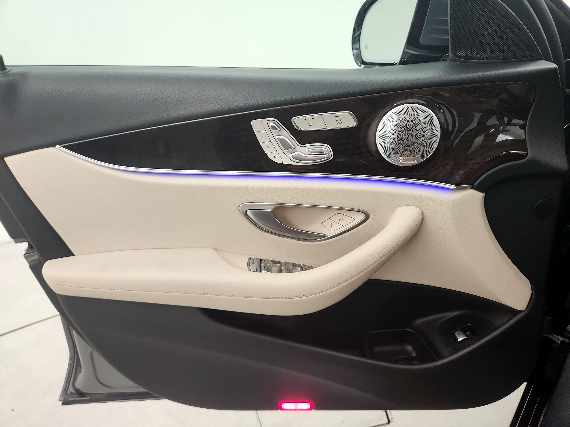 Thumbnail: 2020 Mercedes-Benz E-Class - 12