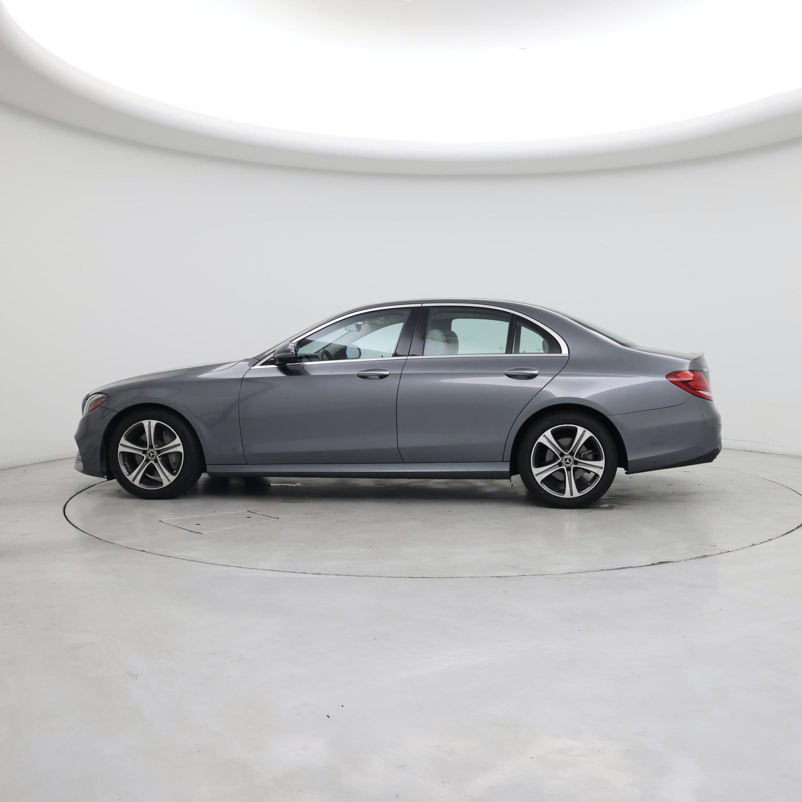 Thumbnail: 2020 Mercedes-Benz E-Class - 3