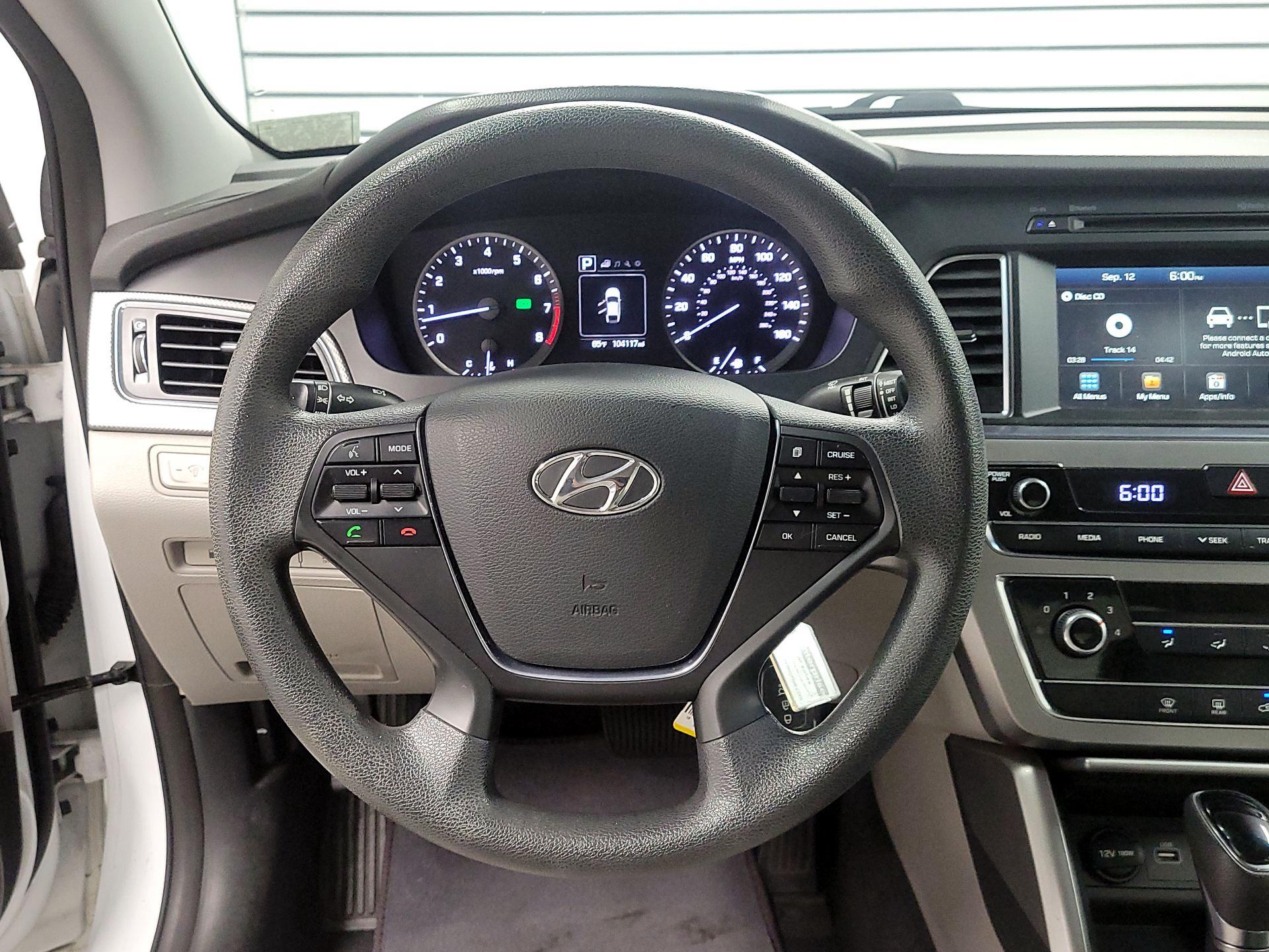 Thumbnail: 2016 Hyundai Sonata - 10