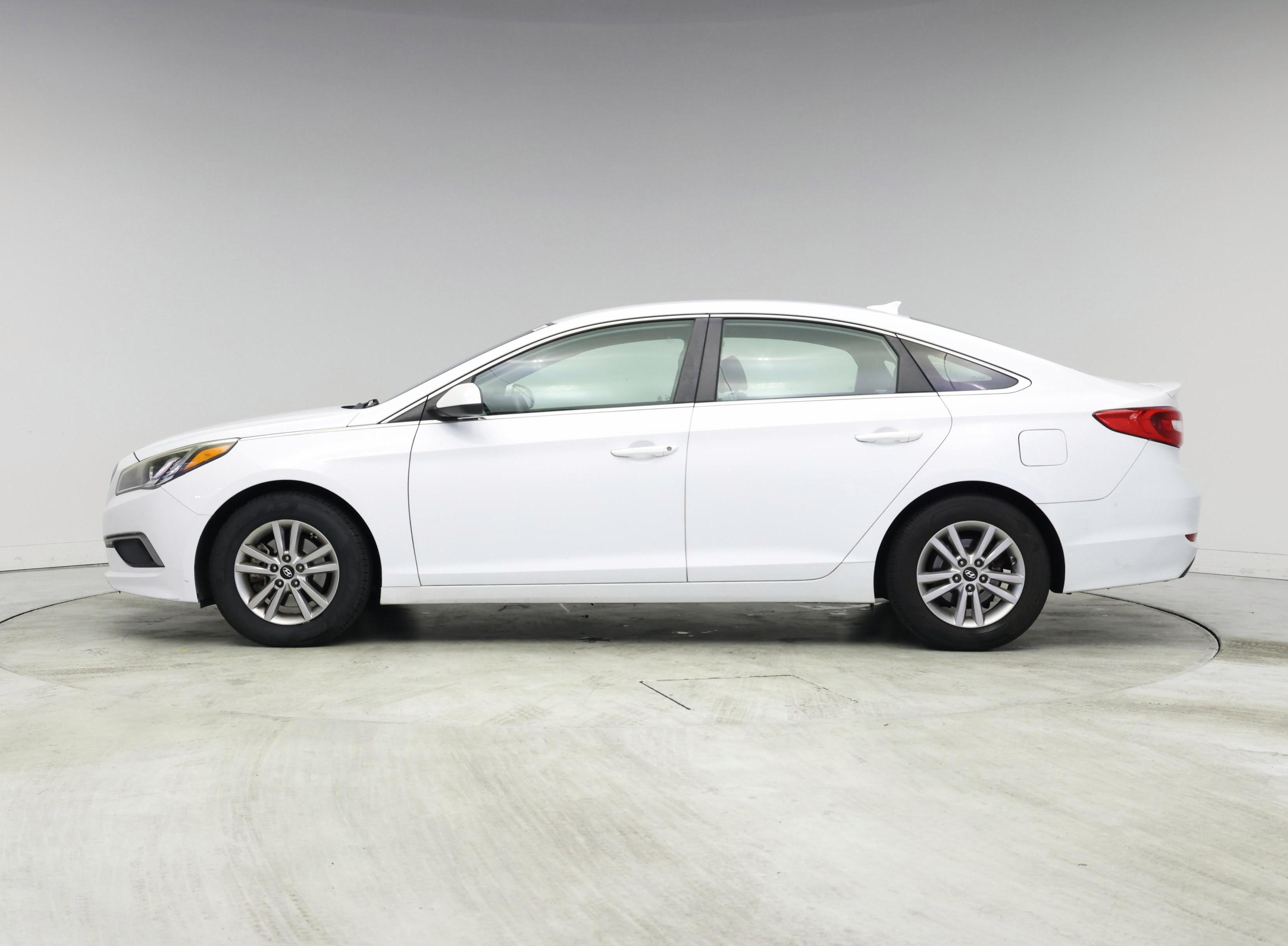 Thumbnail: 2016 Hyundai Sonata - 3
