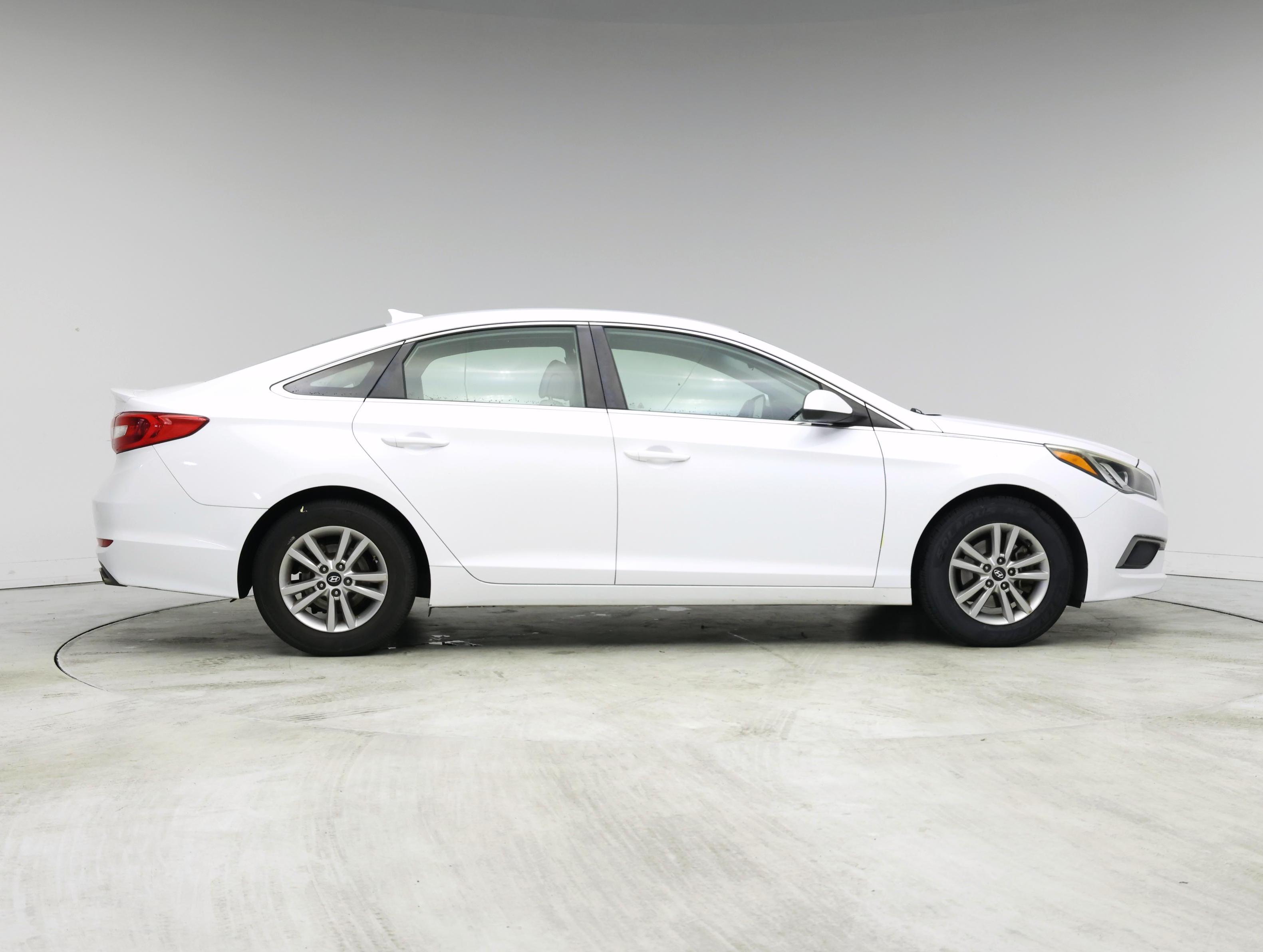 Thumbnail: 2016 Hyundai Sonata - 7