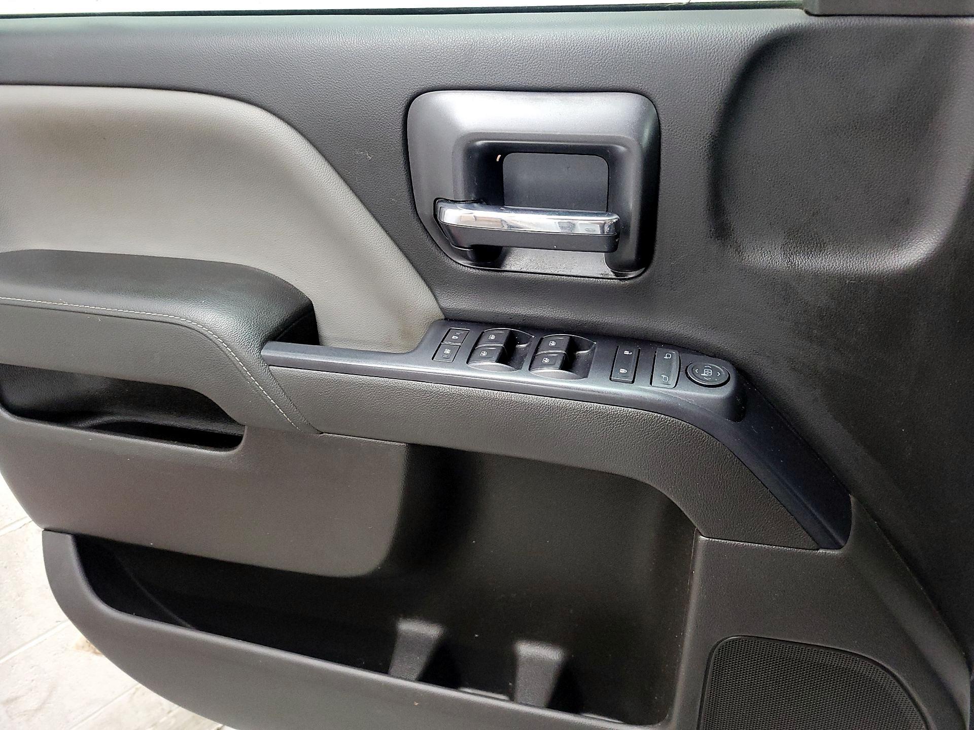Thumbnail: 2015 Chevrolet Silverado 1500 - 12
