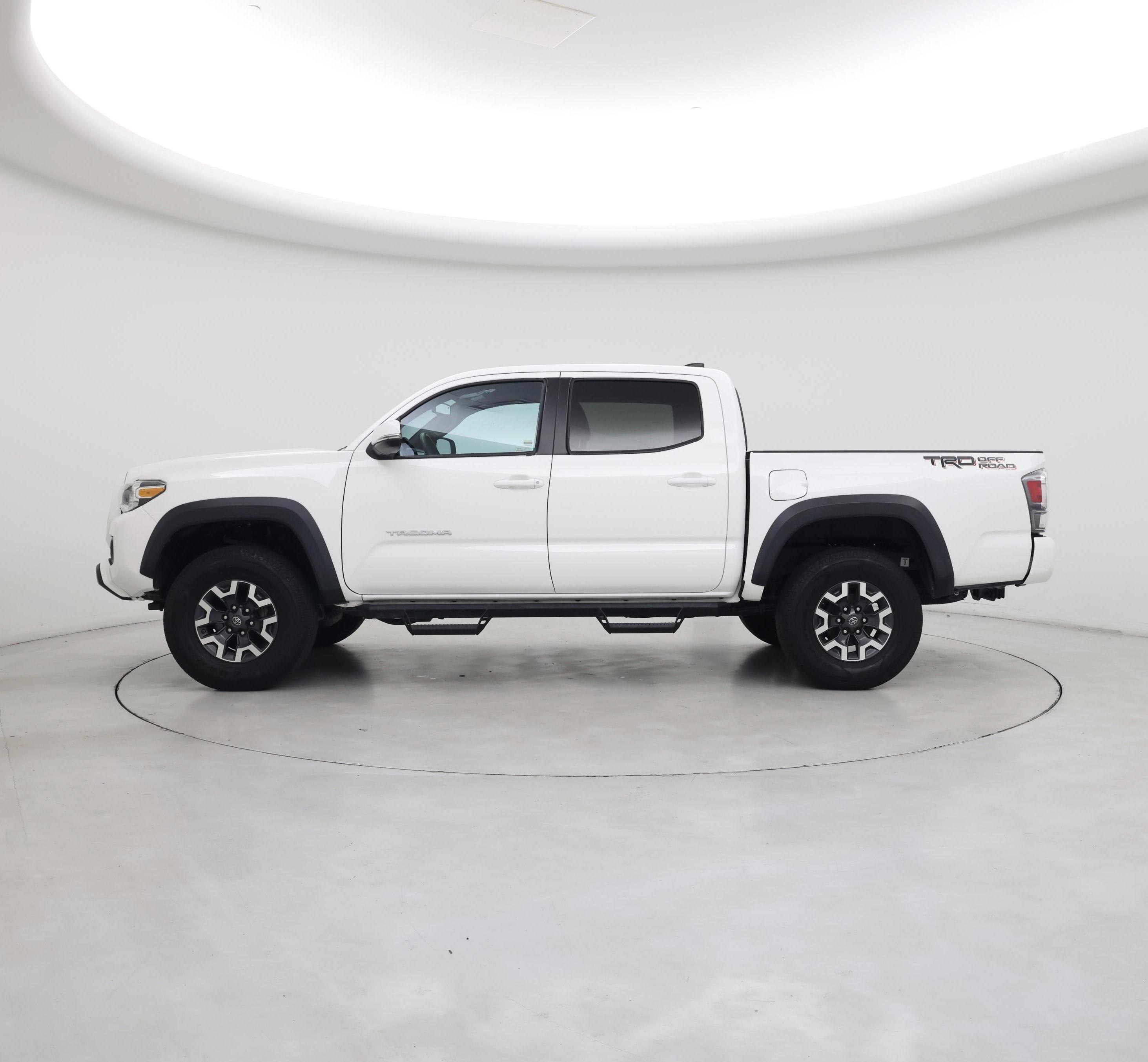 Thumbnail: 2020 Toyota Tacoma - 3