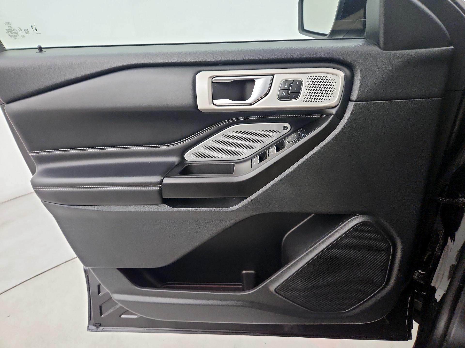 Thumbnail: 2020 Ford Explorer - 12