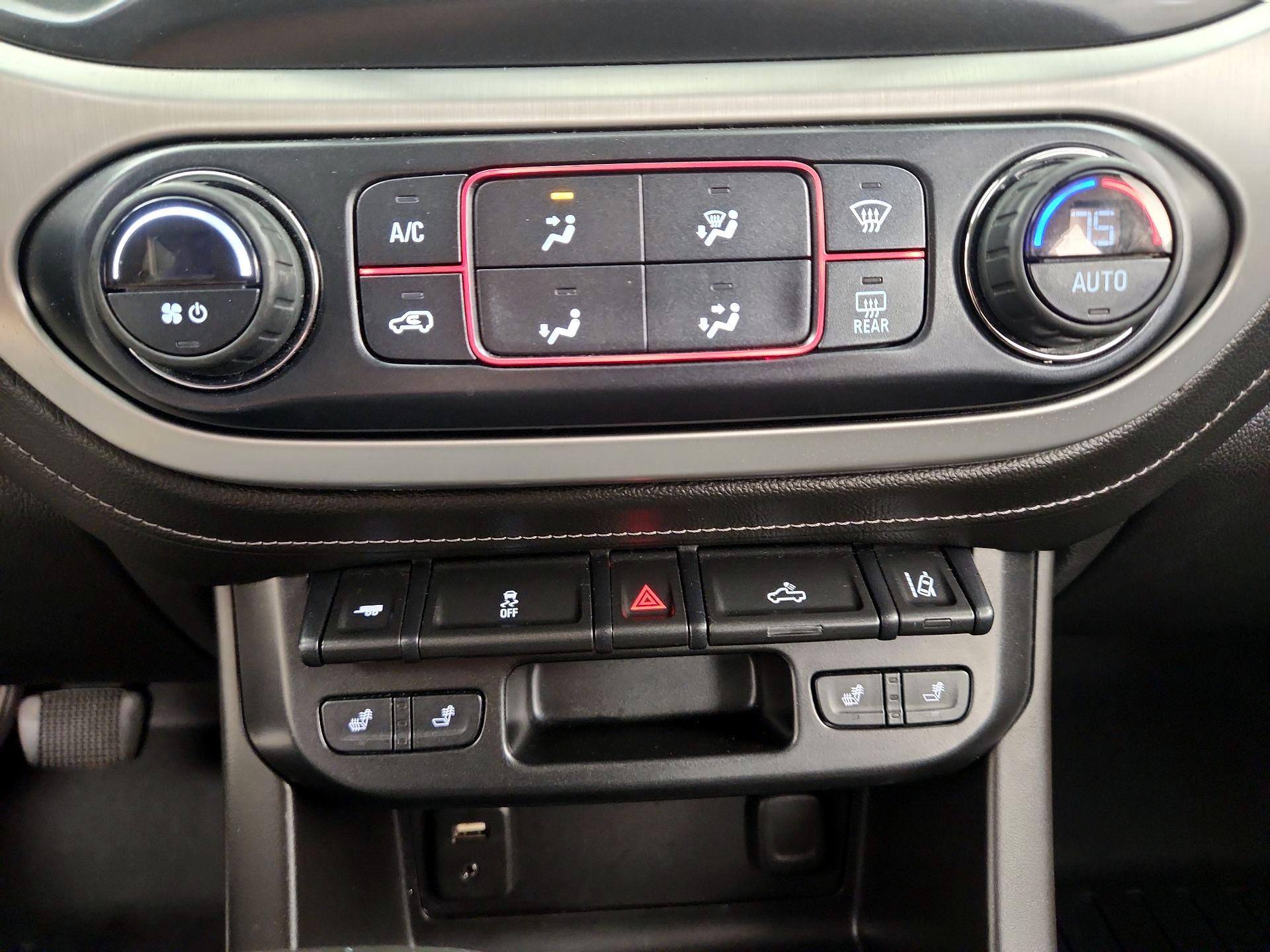 Thumbnail: 2016 GMC Canyon - 17