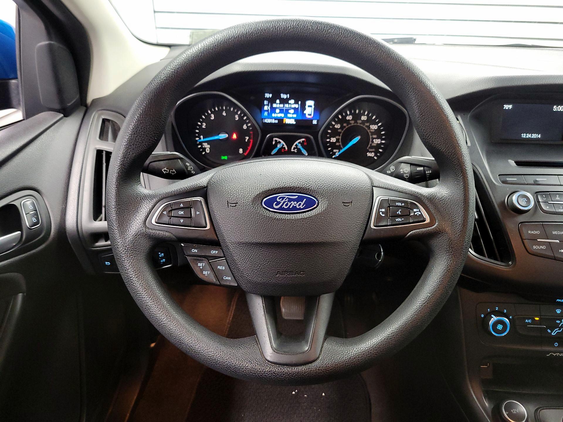 Thumbnail: 2015 Ford Focus - 10