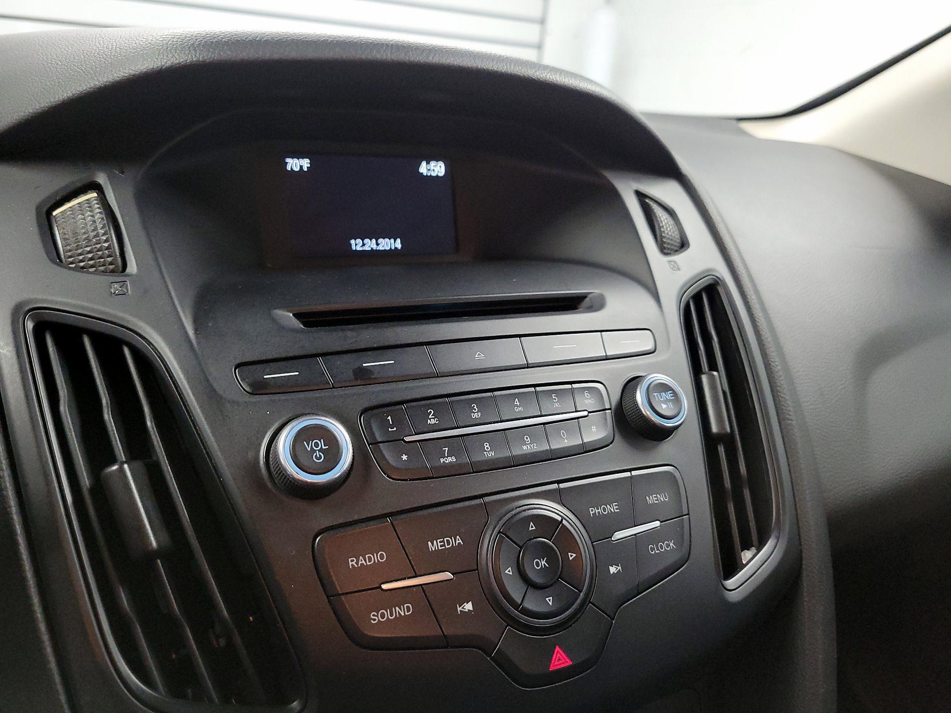 Thumbnail: 2015 Ford Focus - 14