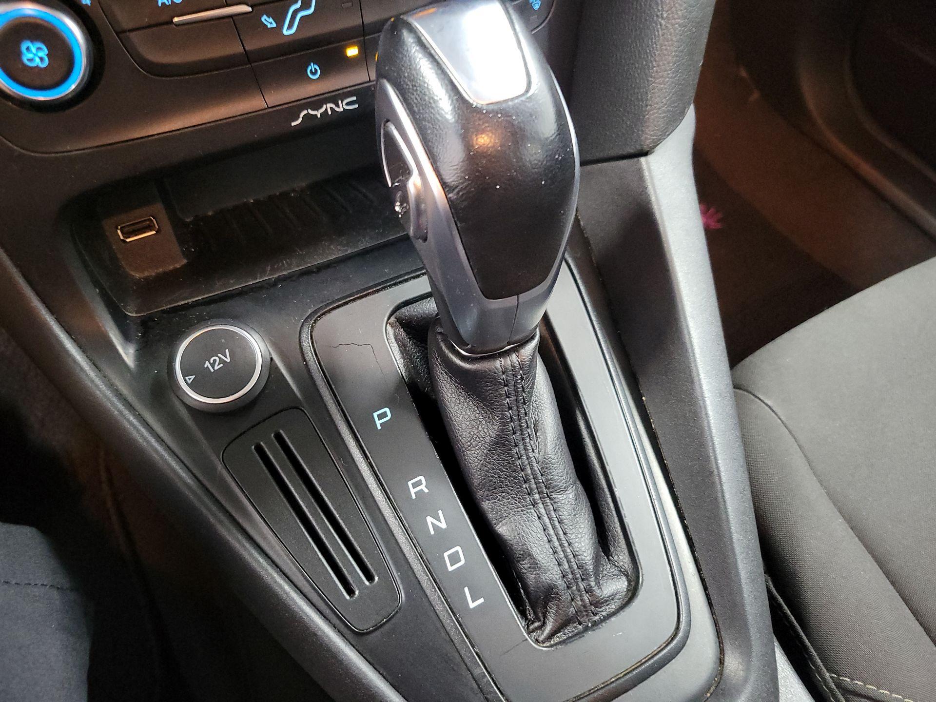 Thumbnail: 2015 Ford Focus - 16
