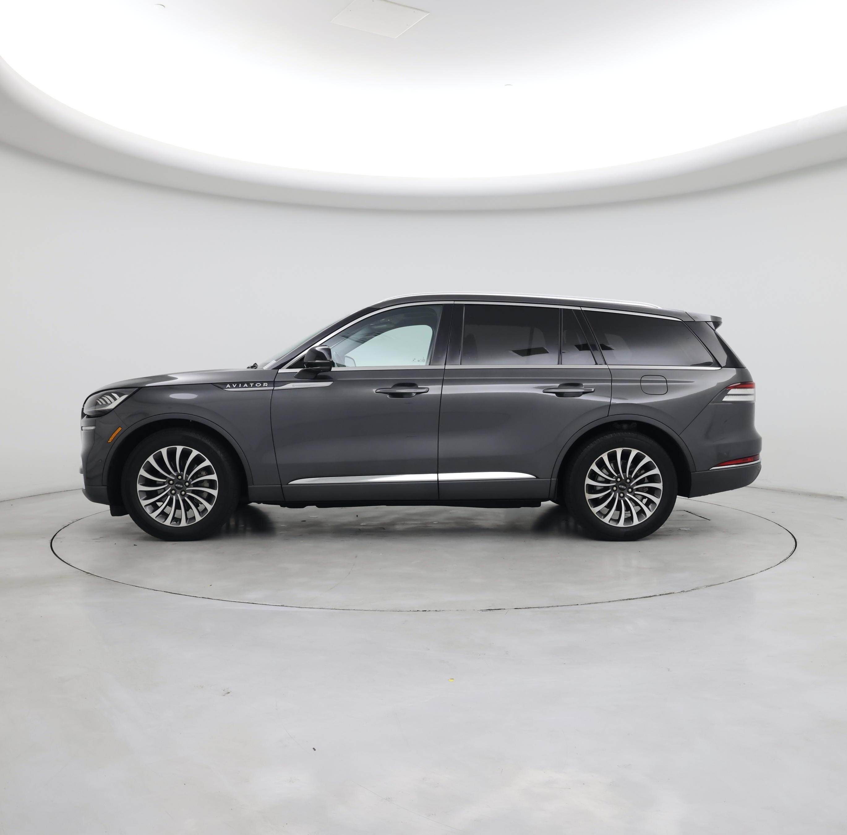 Thumbnail: 2020 Lincoln Aviator - 3
