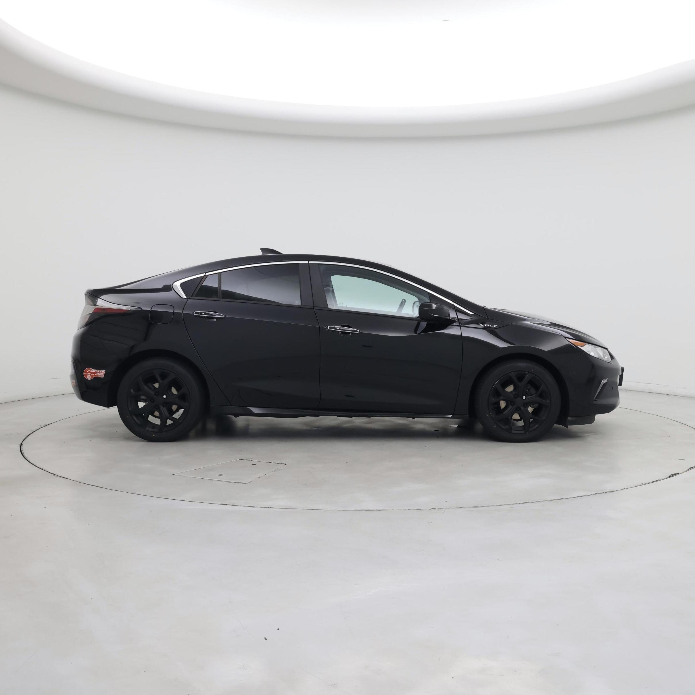 Thumbnail: 2017 Chevrolet Volt - 7