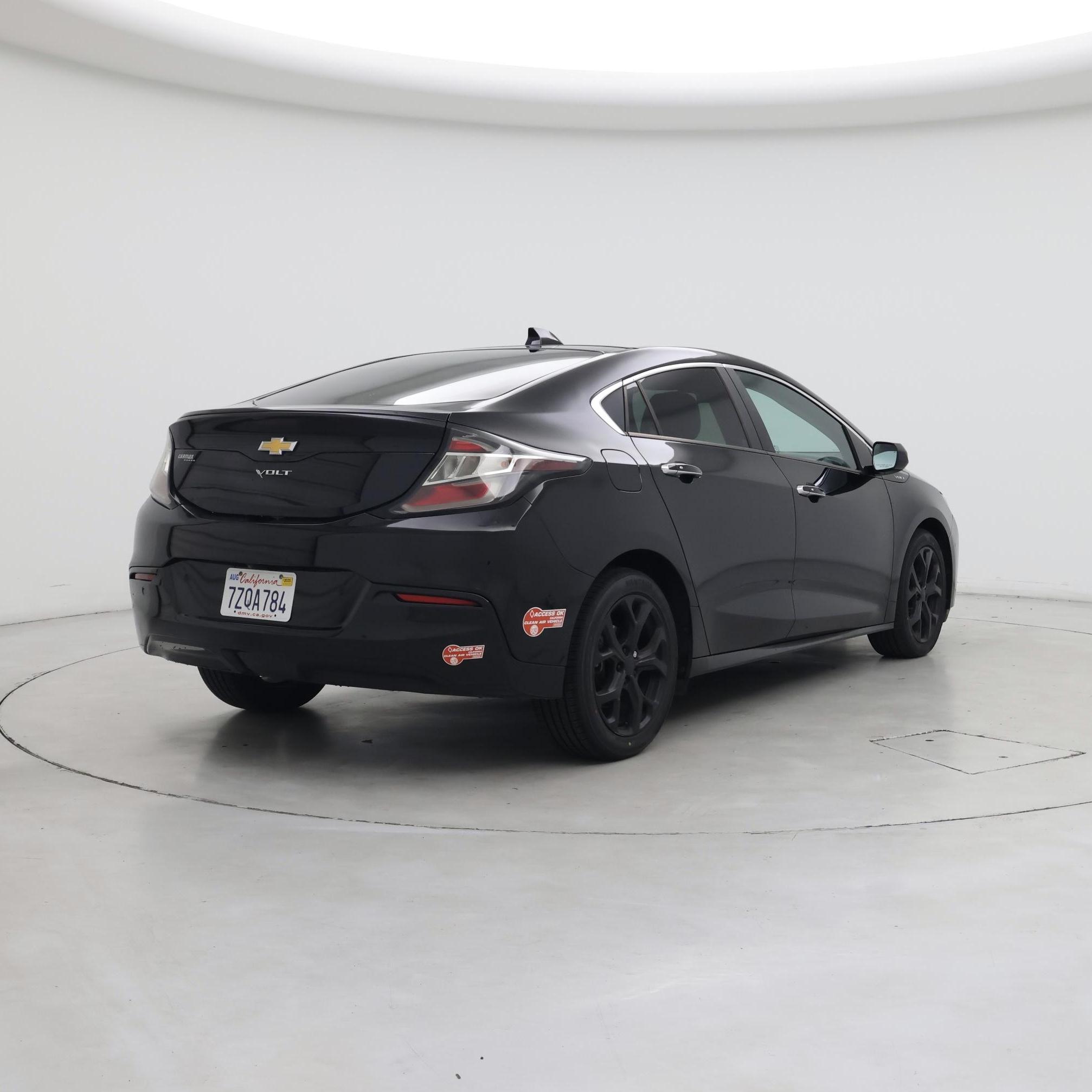 Thumbnail: 2017 Chevrolet Volt - 8