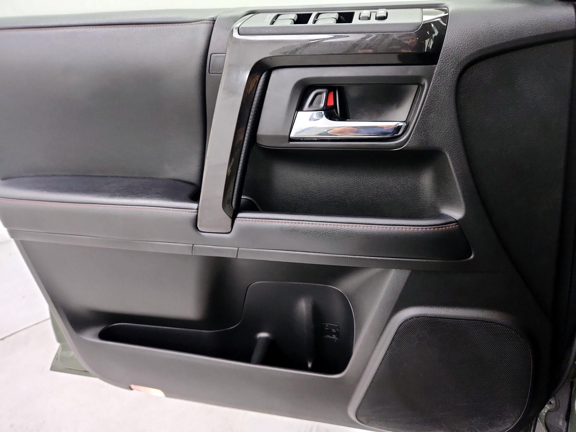 Thumbnail: 2020 Toyota 4Runner - 12