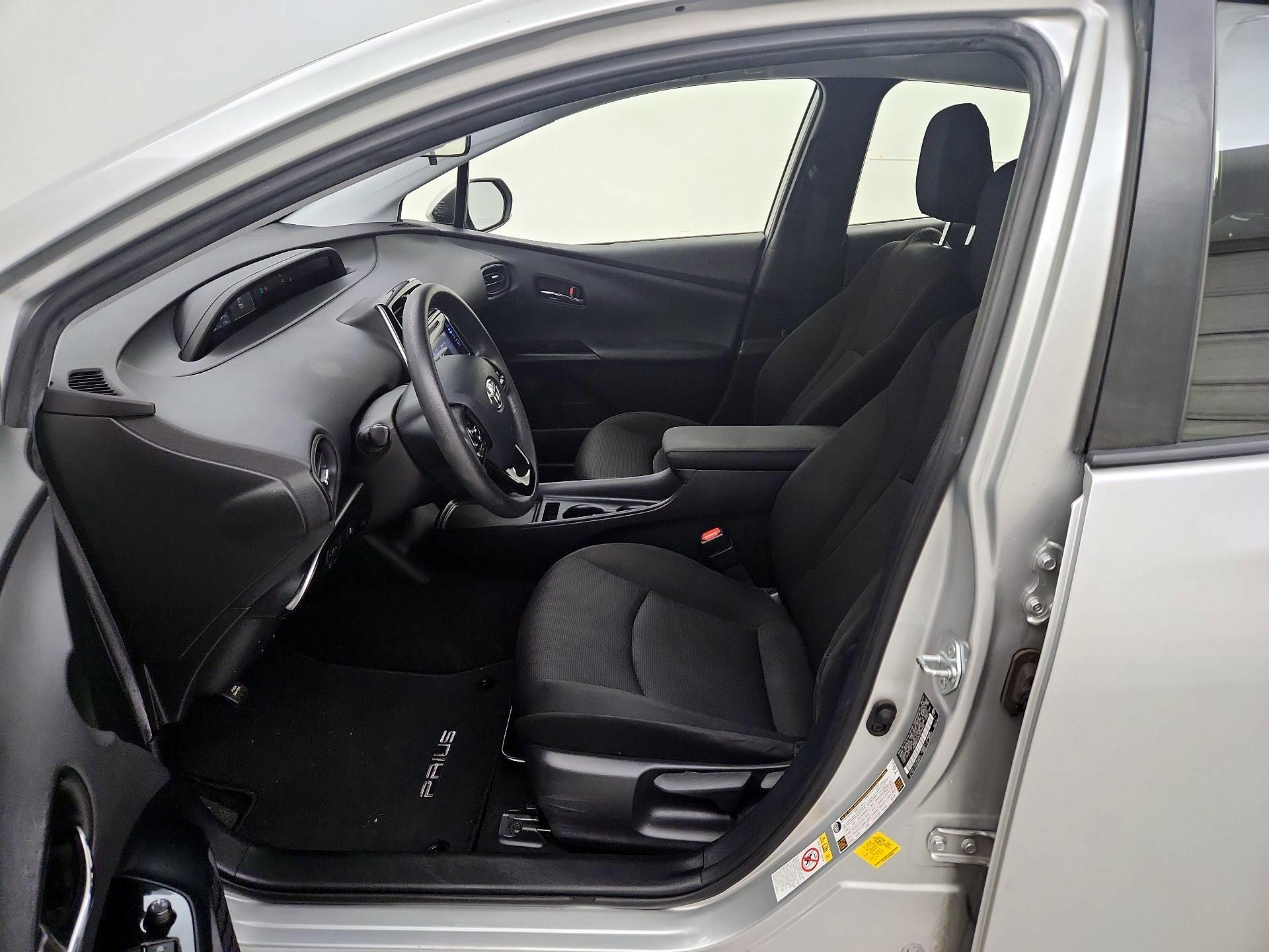 Thumbnail: 2019 Toyota Prius - 11