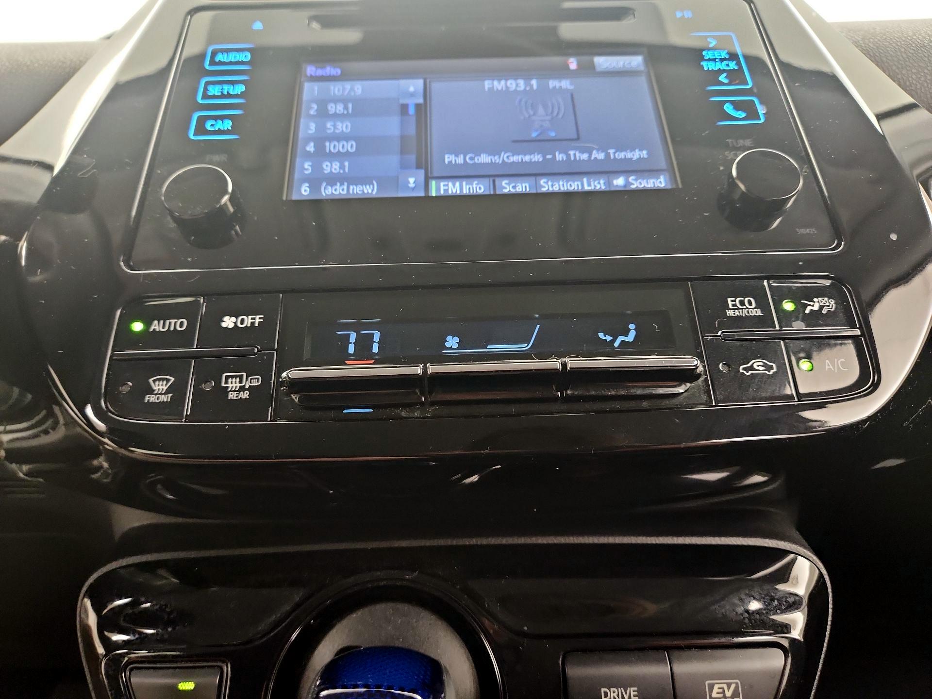 Thumbnail: 2019 Toyota Prius - 16