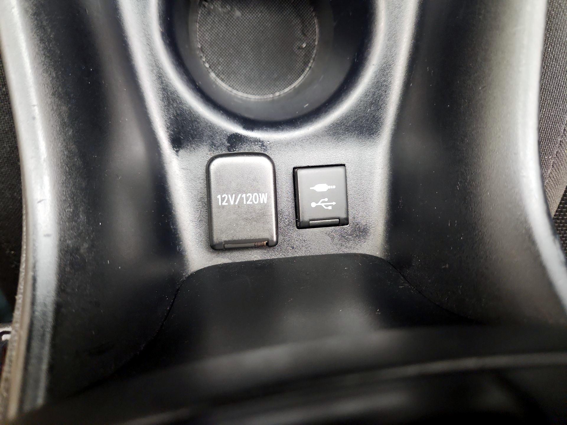 Thumbnail: 2019 Toyota Prius - 18