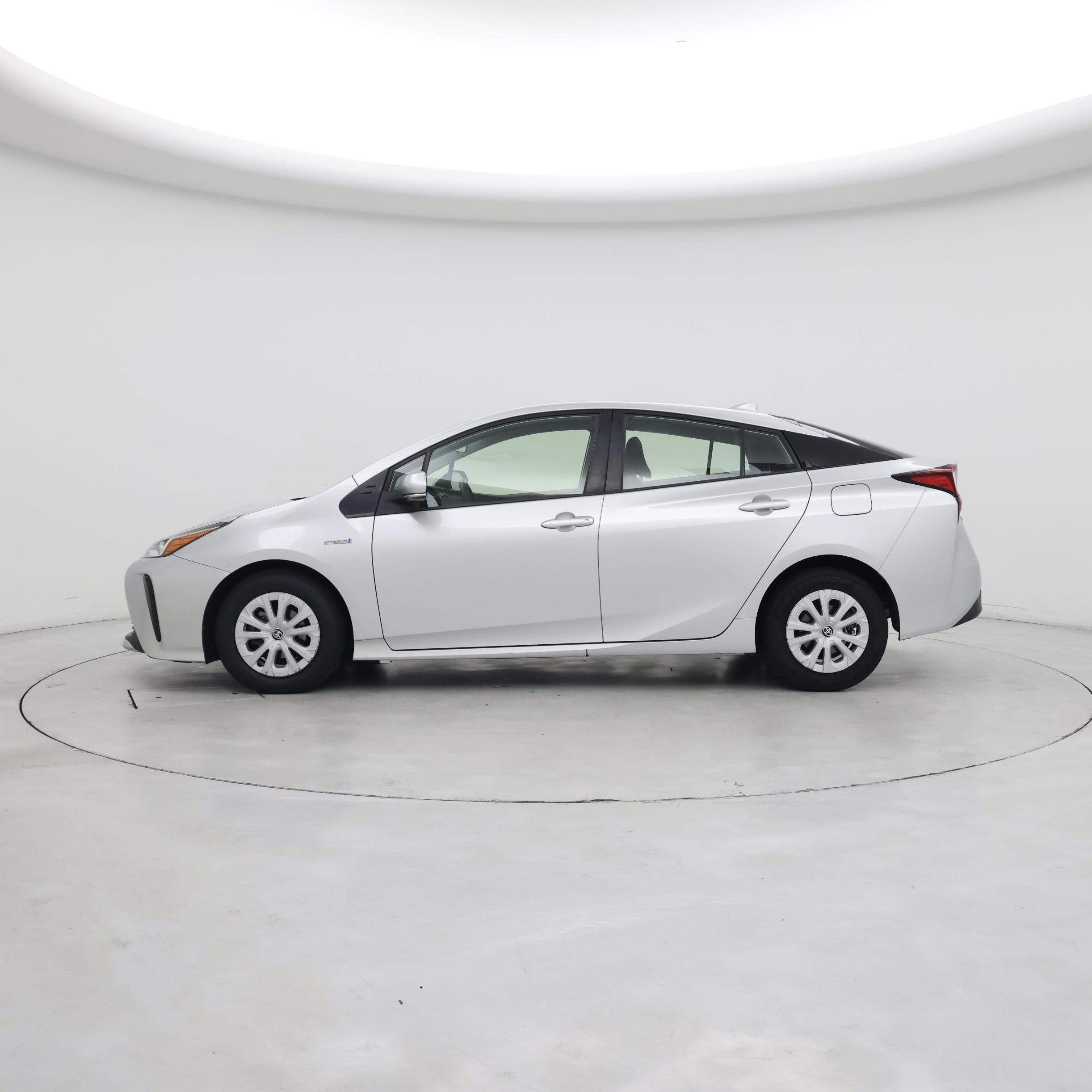 Thumbnail: 2019 Toyota Prius - 3