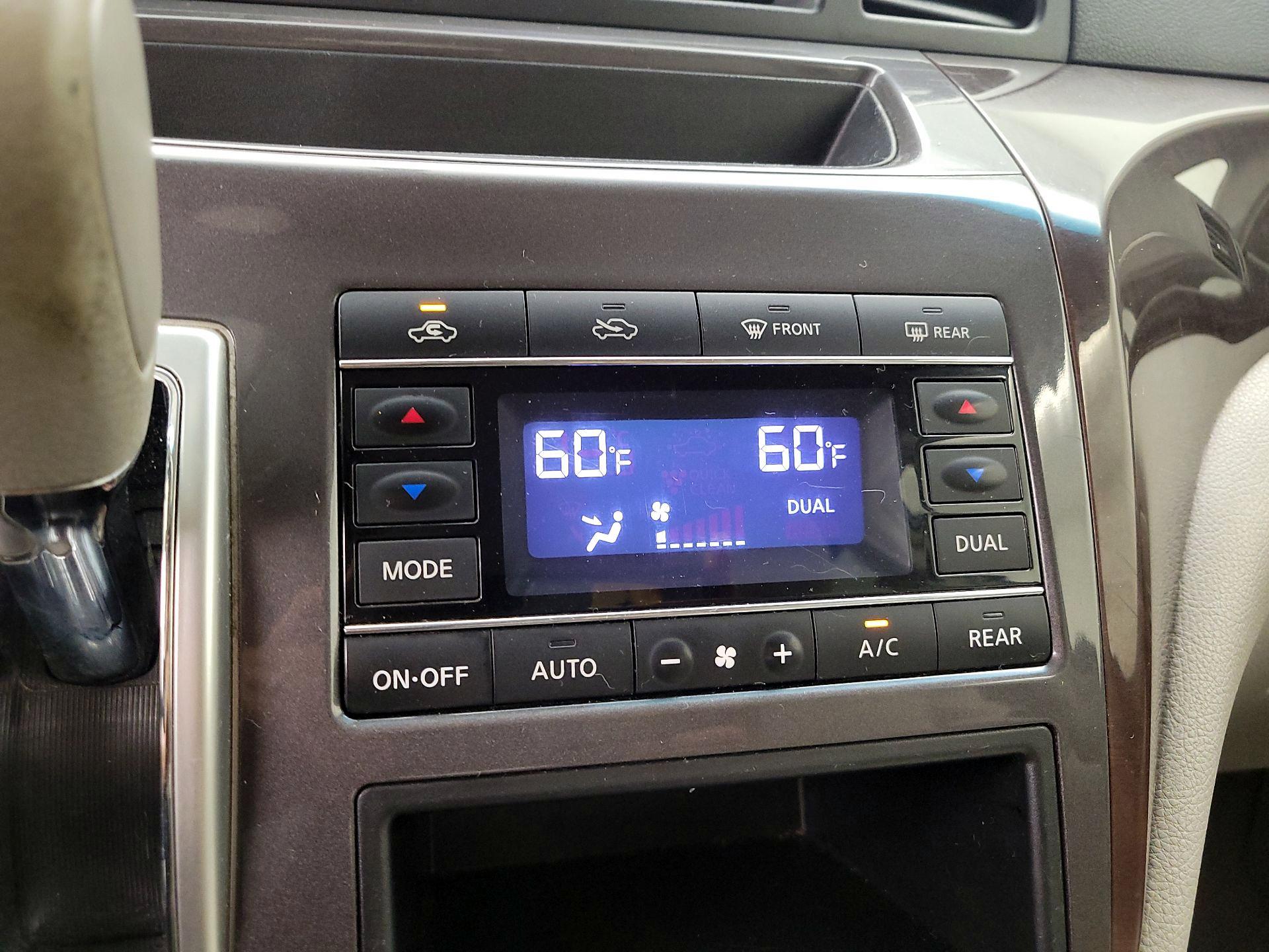 Thumbnail: 2016 Nissan Quest - 16
