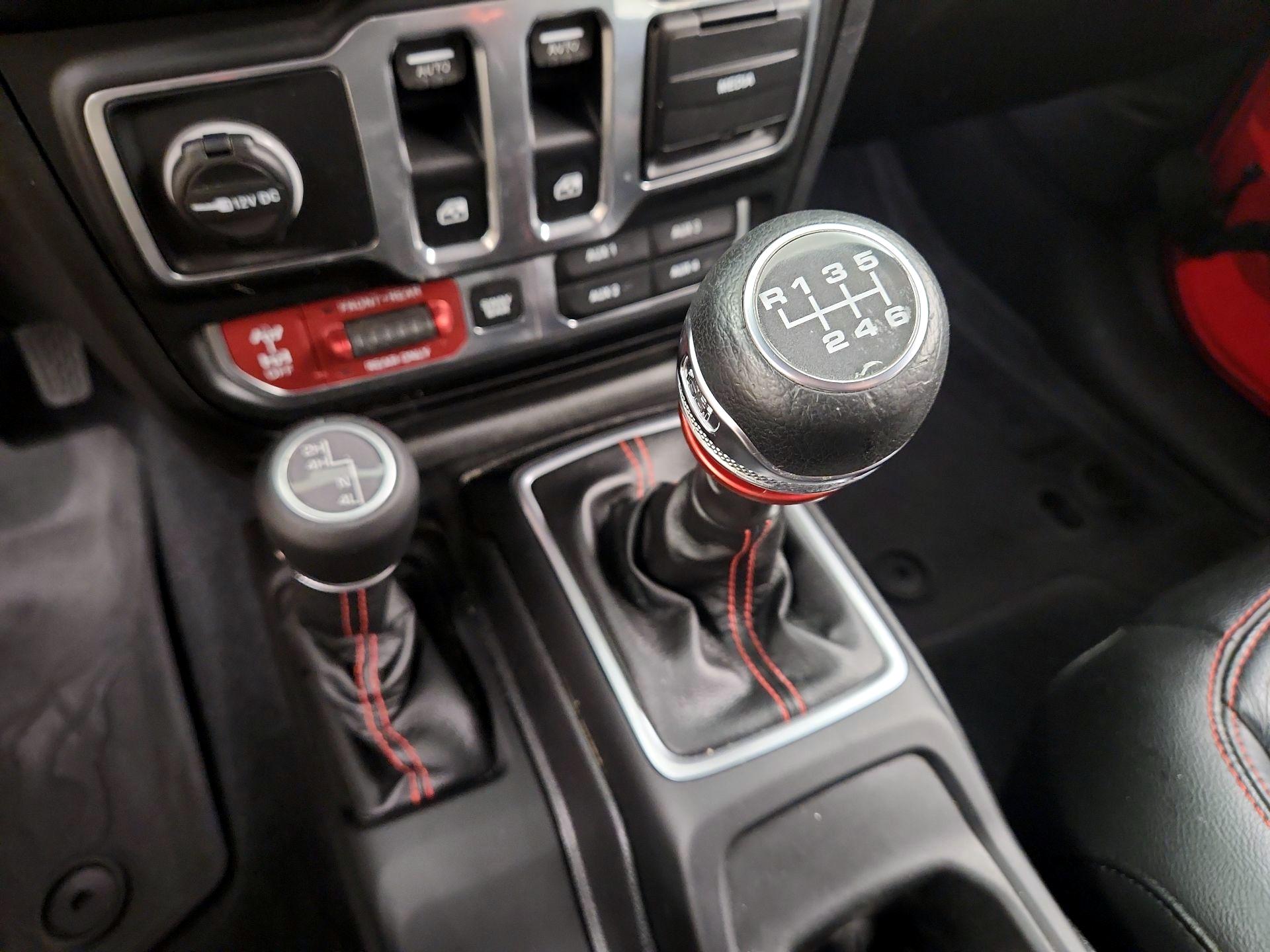 Thumbnail: 2018 Jeep Wrangler - 17