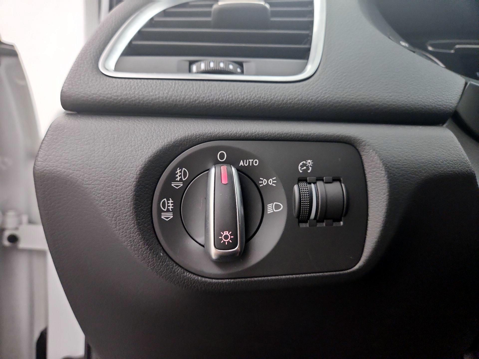 Thumbnail: 2015 Audi Q3 - 13