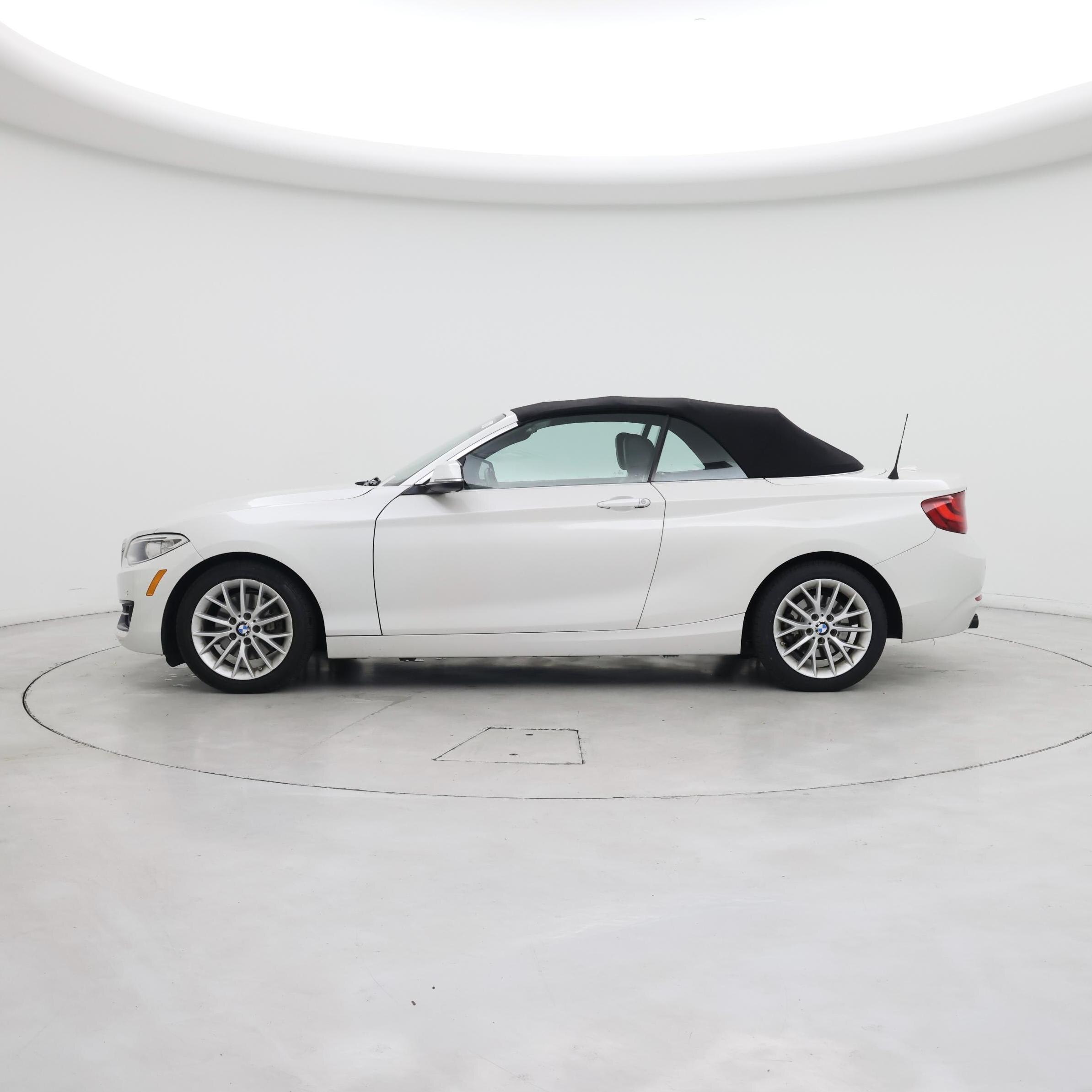 Thumbnail: 2016 BMW 2 Series - 3
