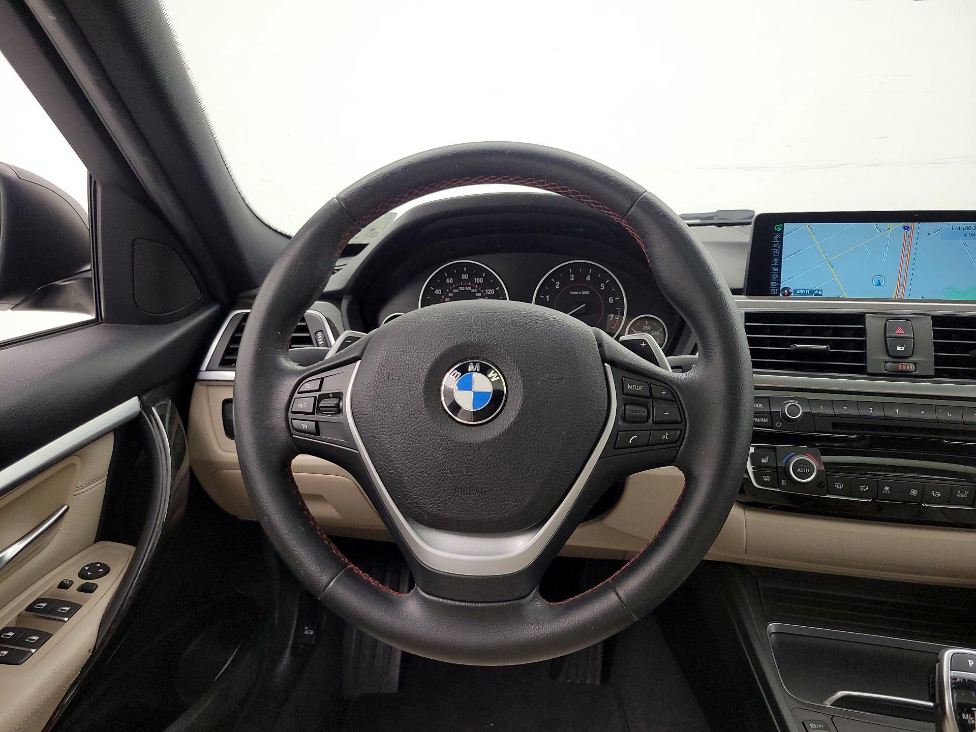 Thumbnail: 2016 BMW 3 Series - 10