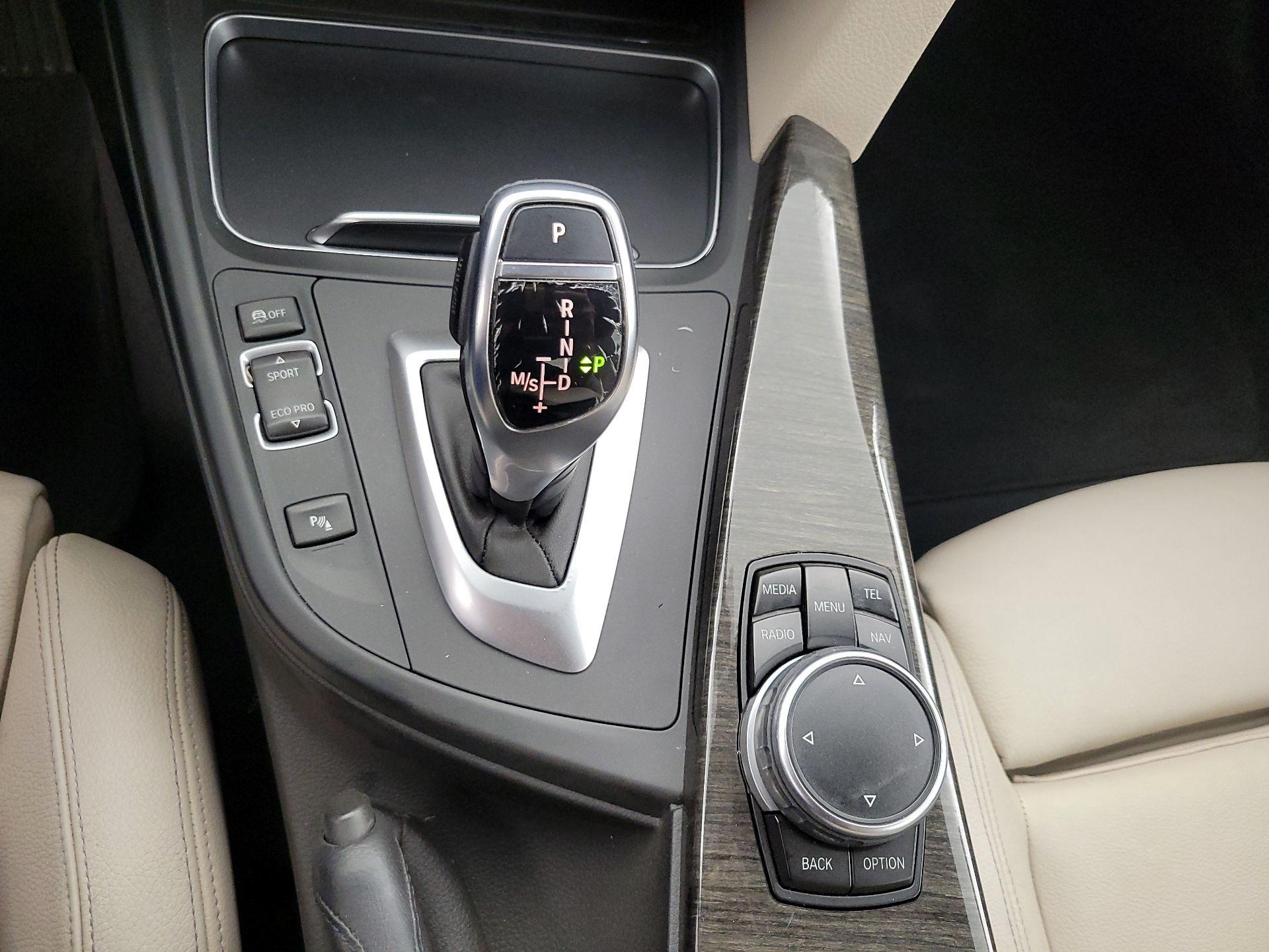 Thumbnail: 2016 BMW 3 Series - 18