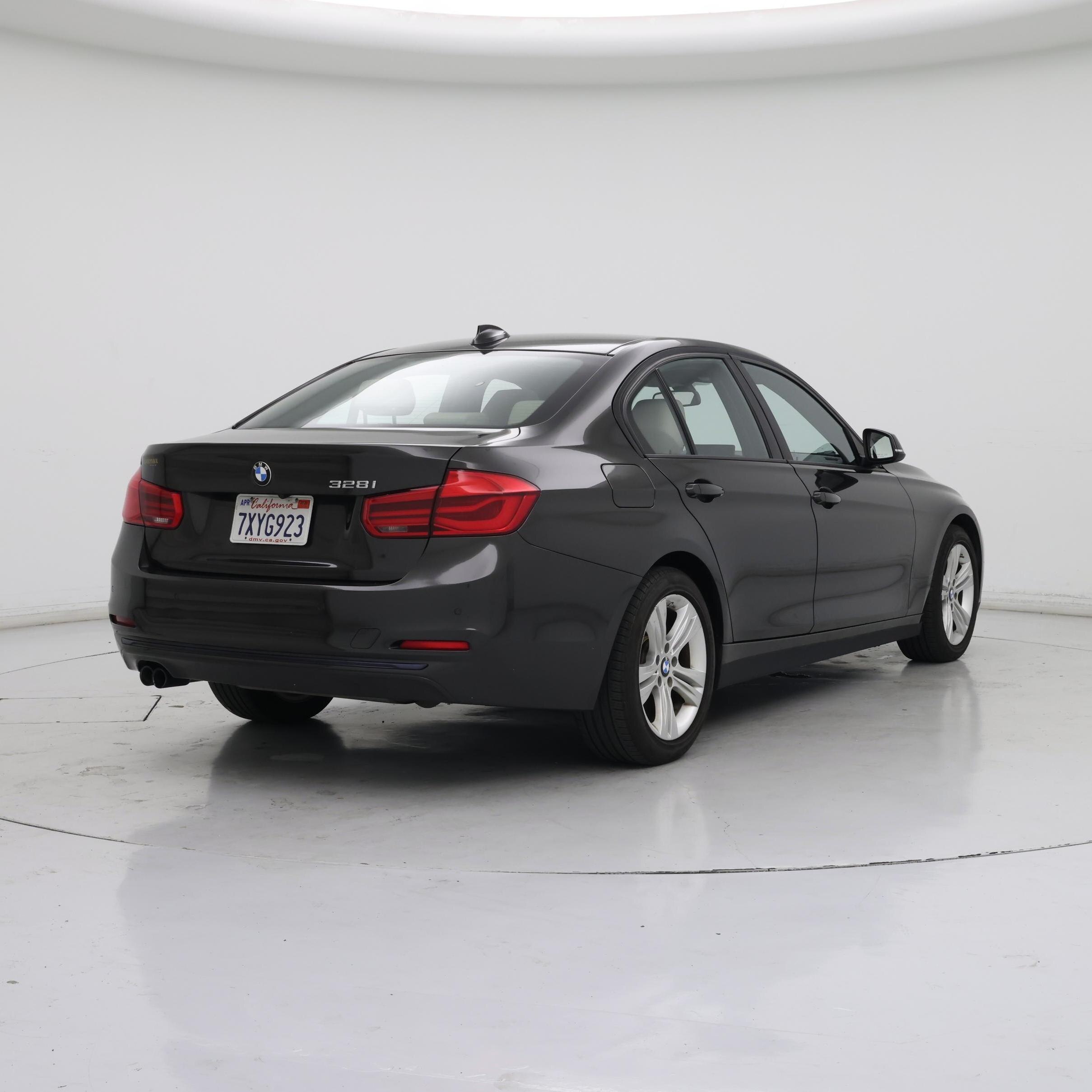 Thumbnail: 2016 BMW 3 Series - 8
