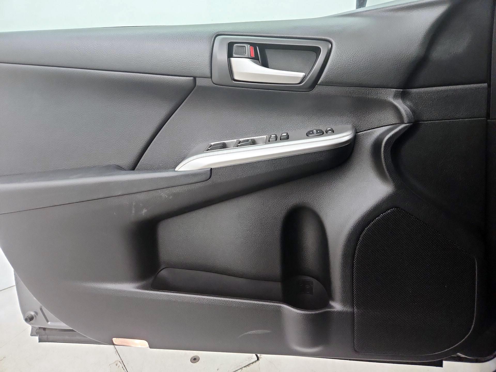 Thumbnail: 2014 Toyota Camry - 12