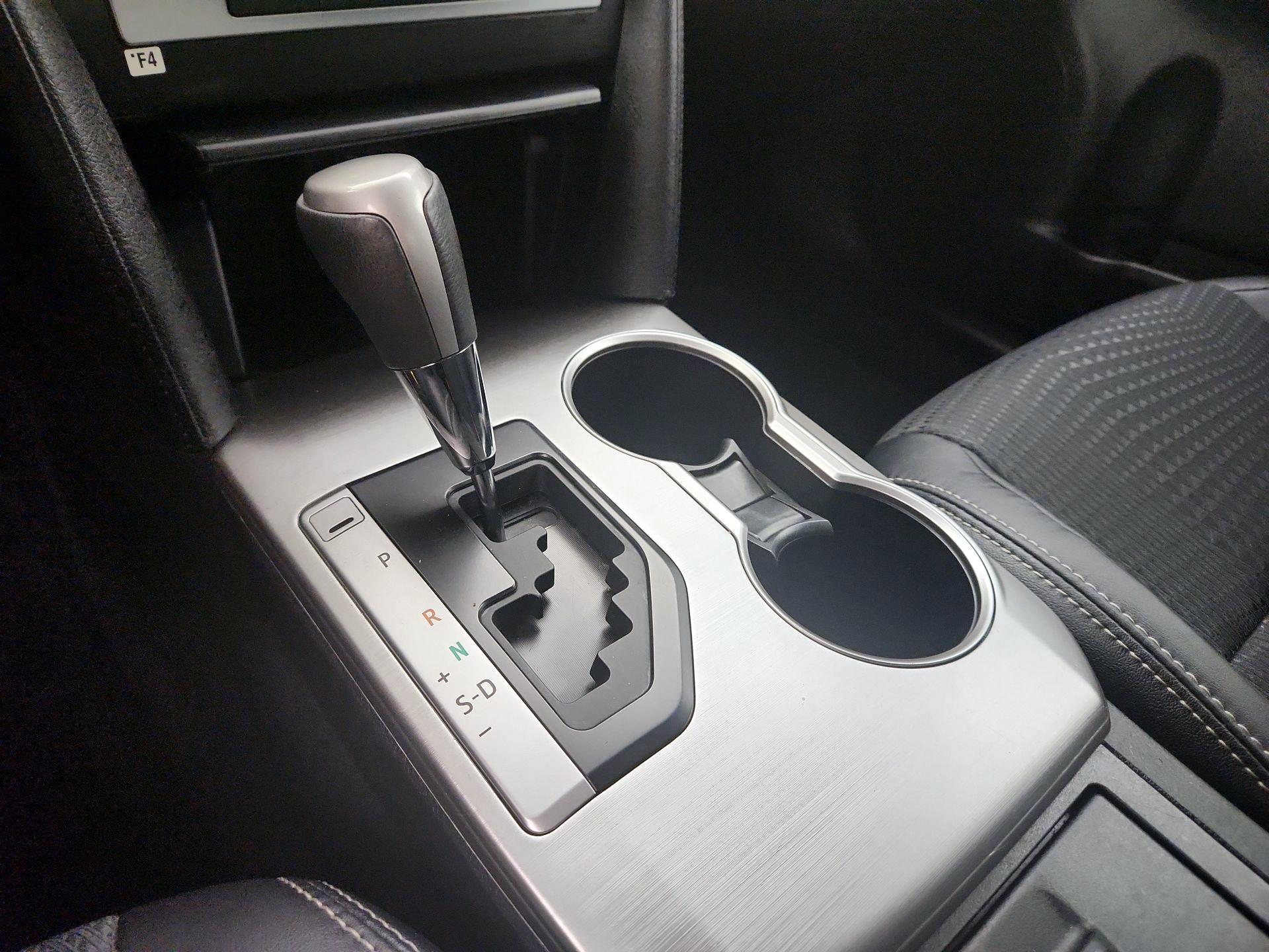Thumbnail: 2014 Toyota Camry - 16