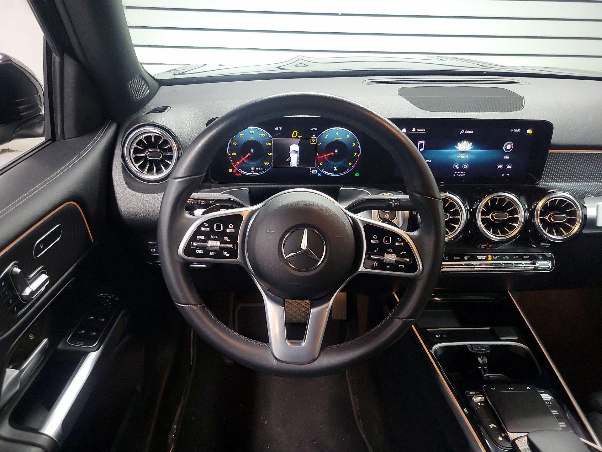 Thumbnail: 2023 Mercedes-Benz GLB - 10
