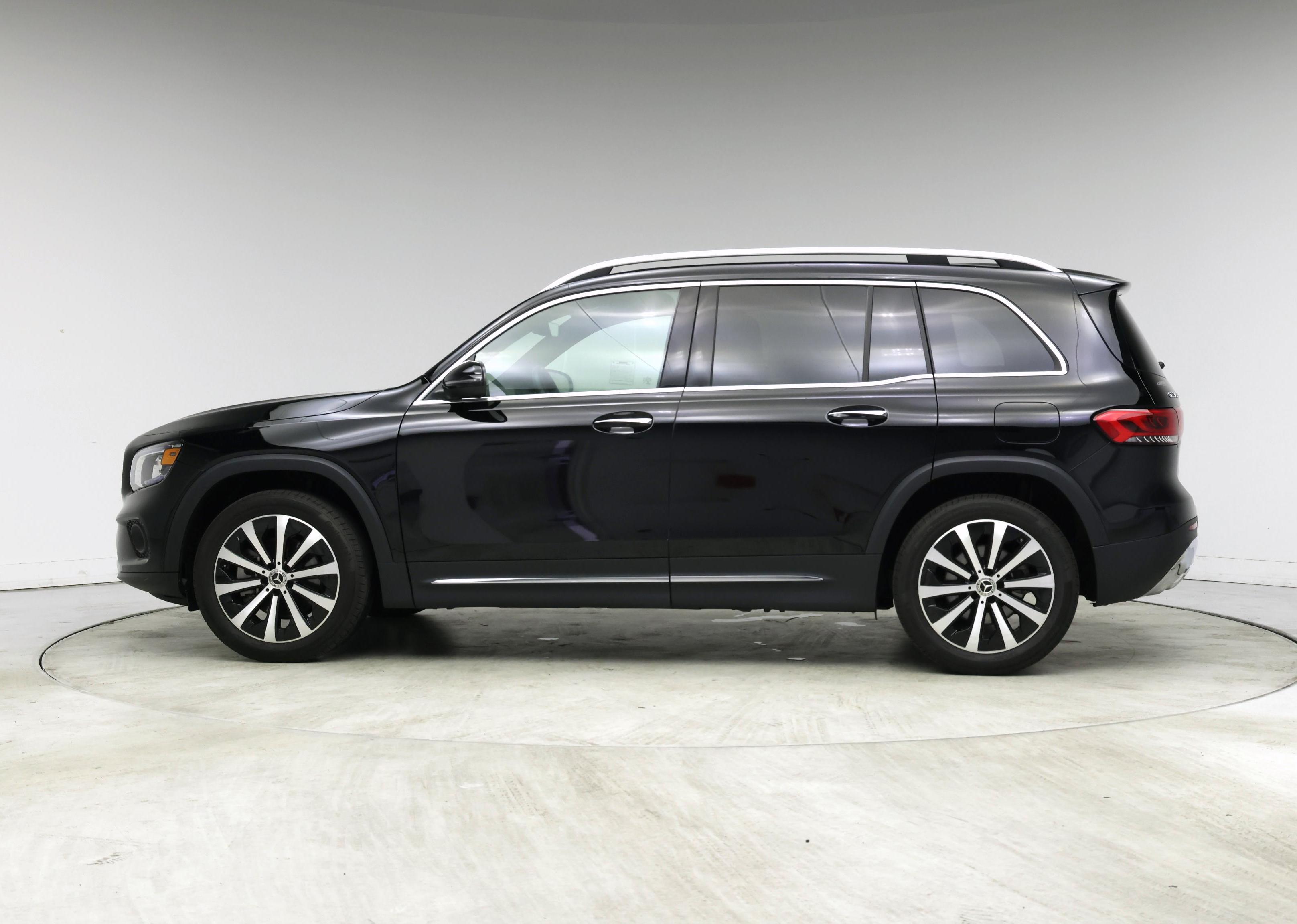 Thumbnail: 2023 Mercedes-Benz GLB - 3