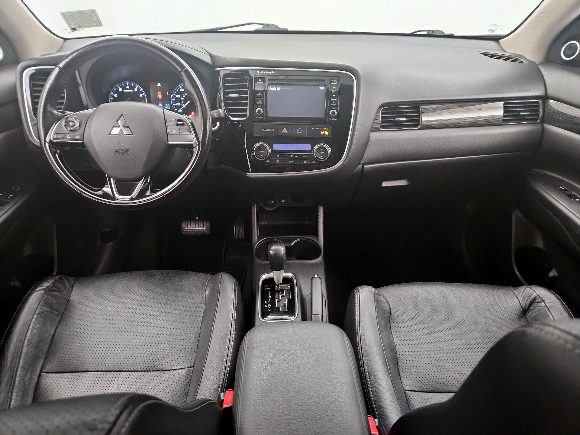 Thumbnail: 2016 Mitsubishi Outlander - 9