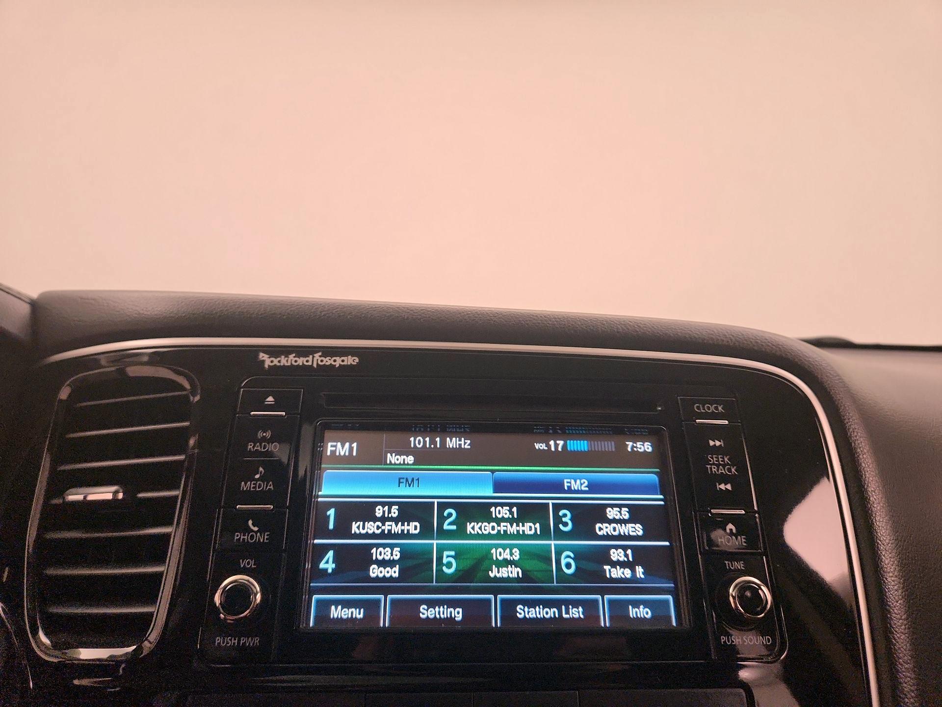 Thumbnail: 2016 Mitsubishi Outlander - 15
