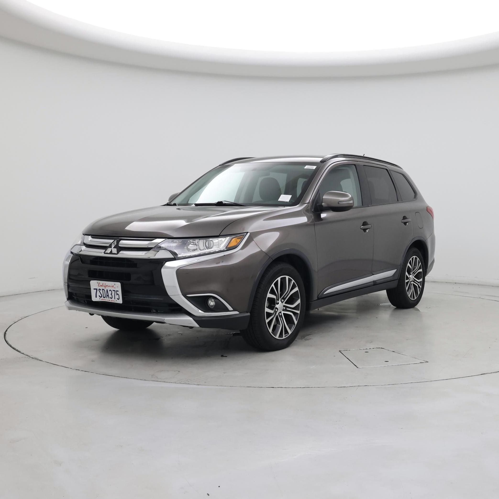 Thumbnail: 2016 Mitsubishi Outlander - 4