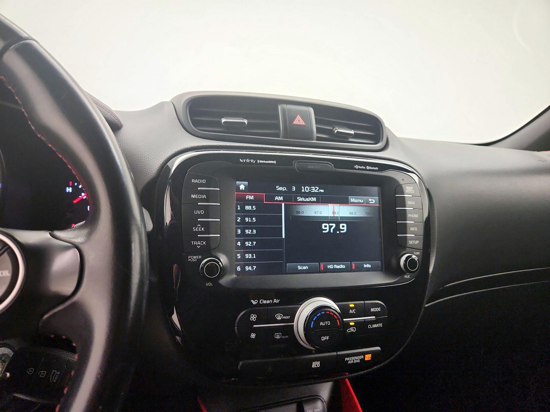Thumbnail: 2015 Kia Soul - 16