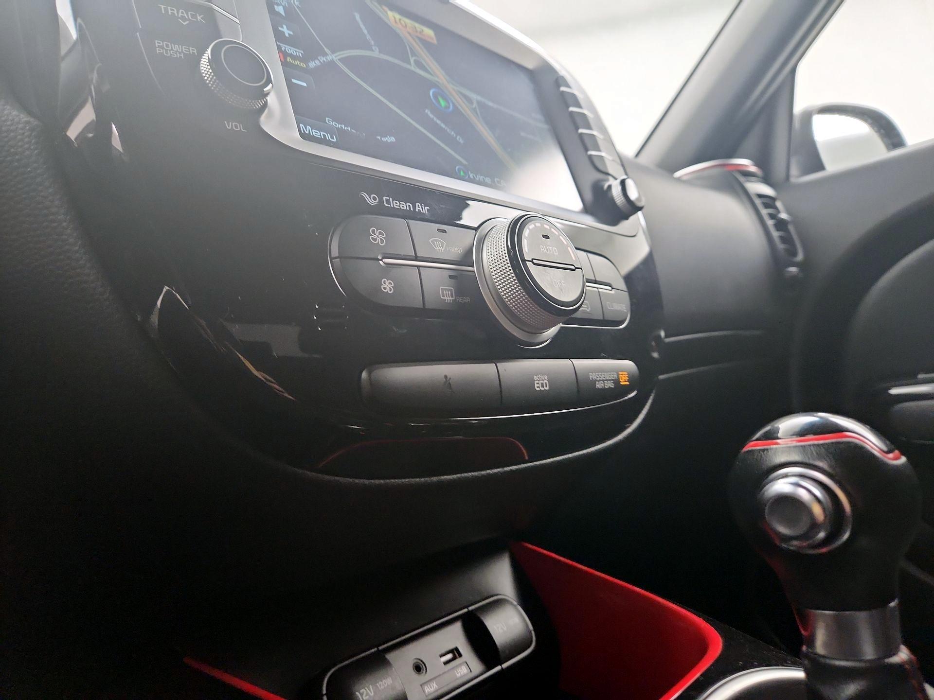 Thumbnail: 2015 Kia Soul - 17