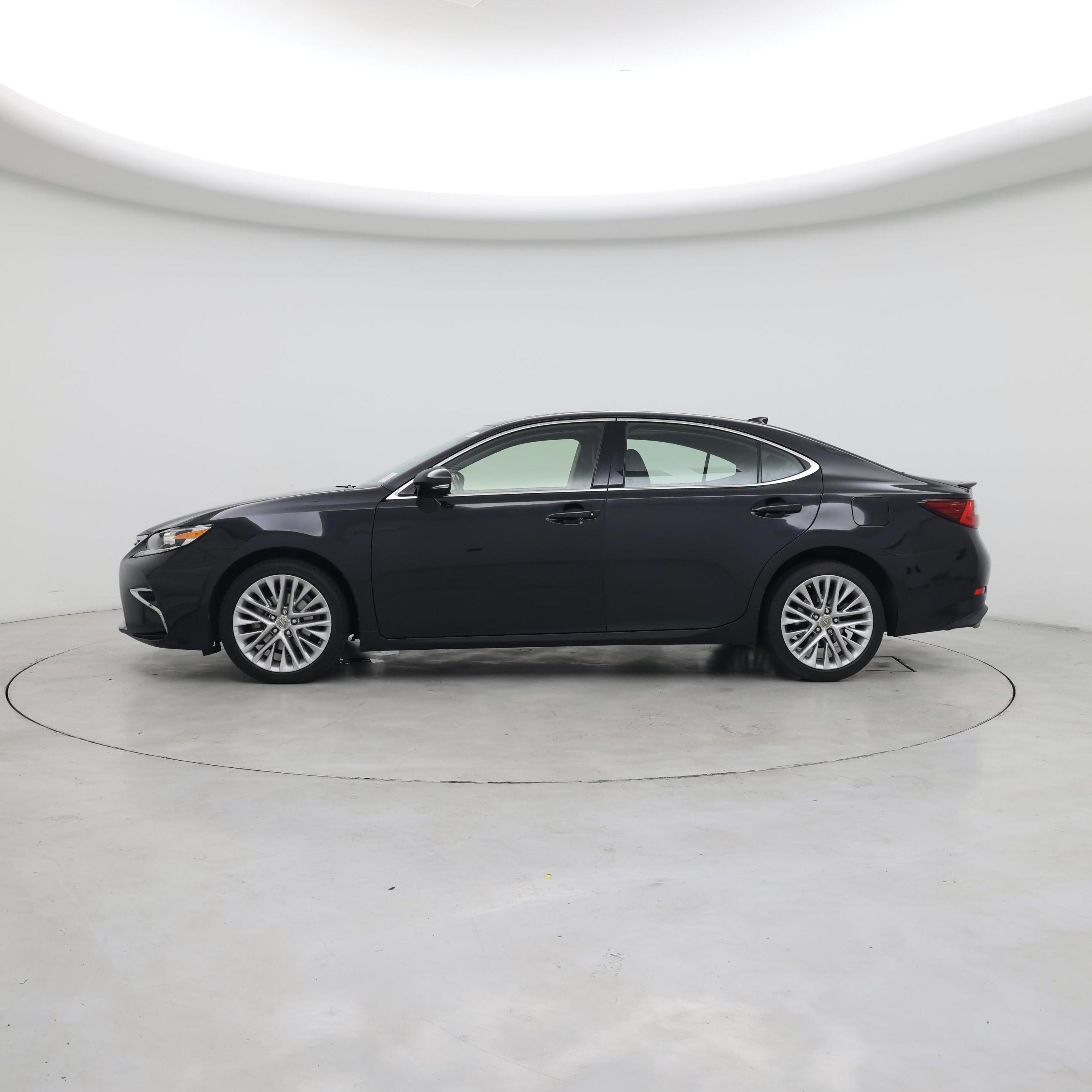 Thumbnail: 2016 Lexus ES - 3