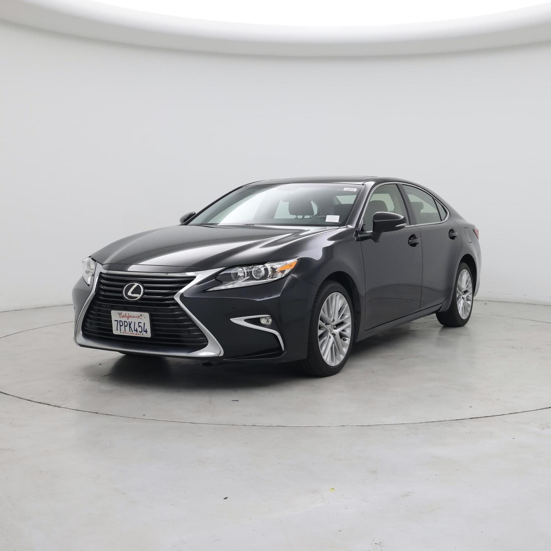 Thumbnail: 2016 Lexus ES - 4