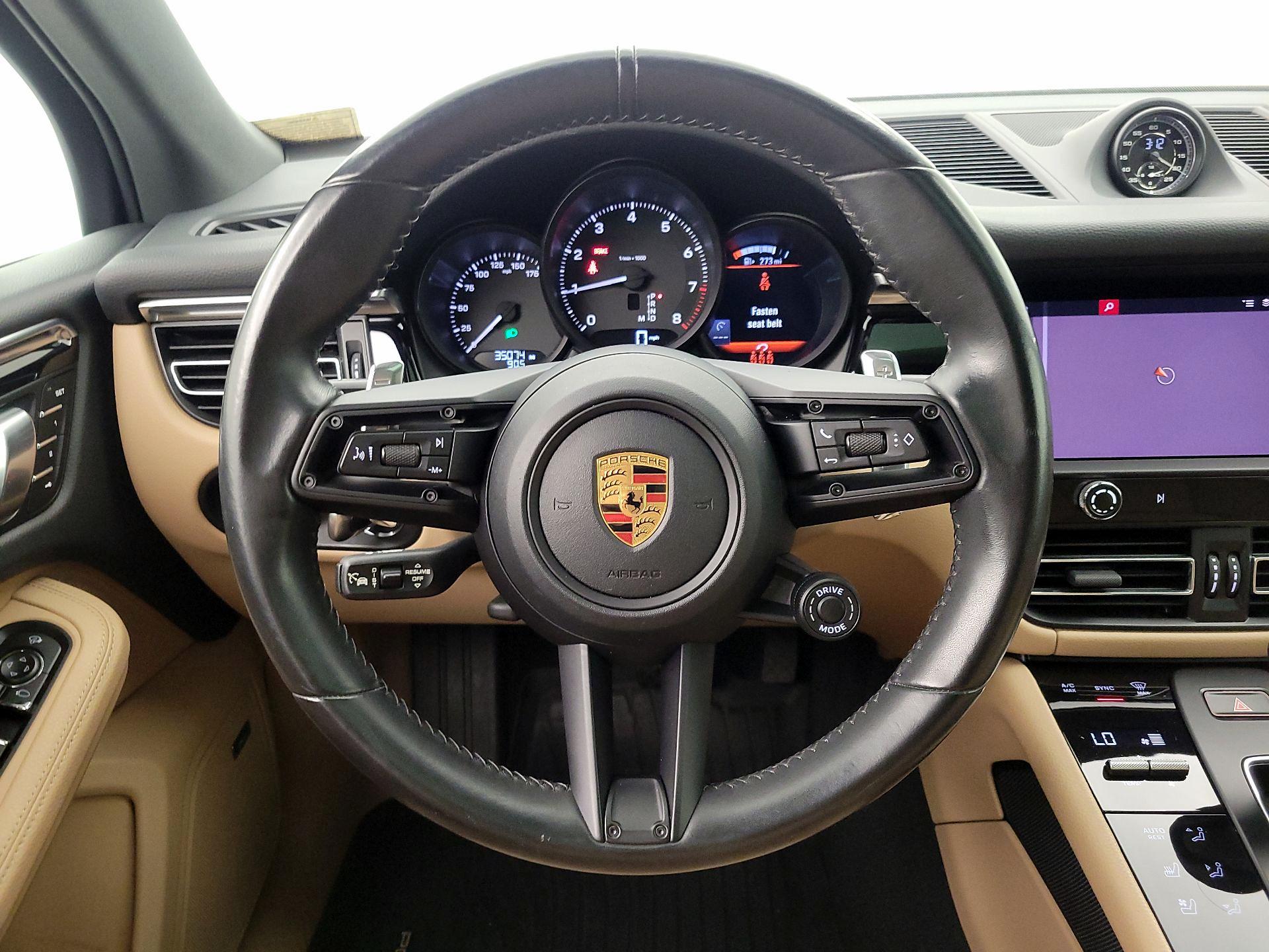 Thumbnail: 2023 Porsche Macan - 10