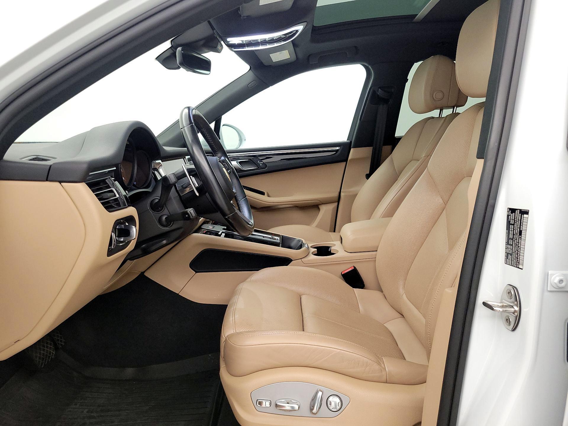 Thumbnail: 2023 Porsche Macan - 11