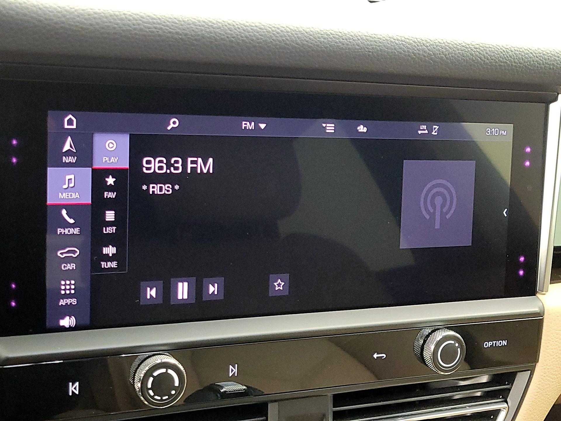 Thumbnail: 2023 Porsche Macan - 16