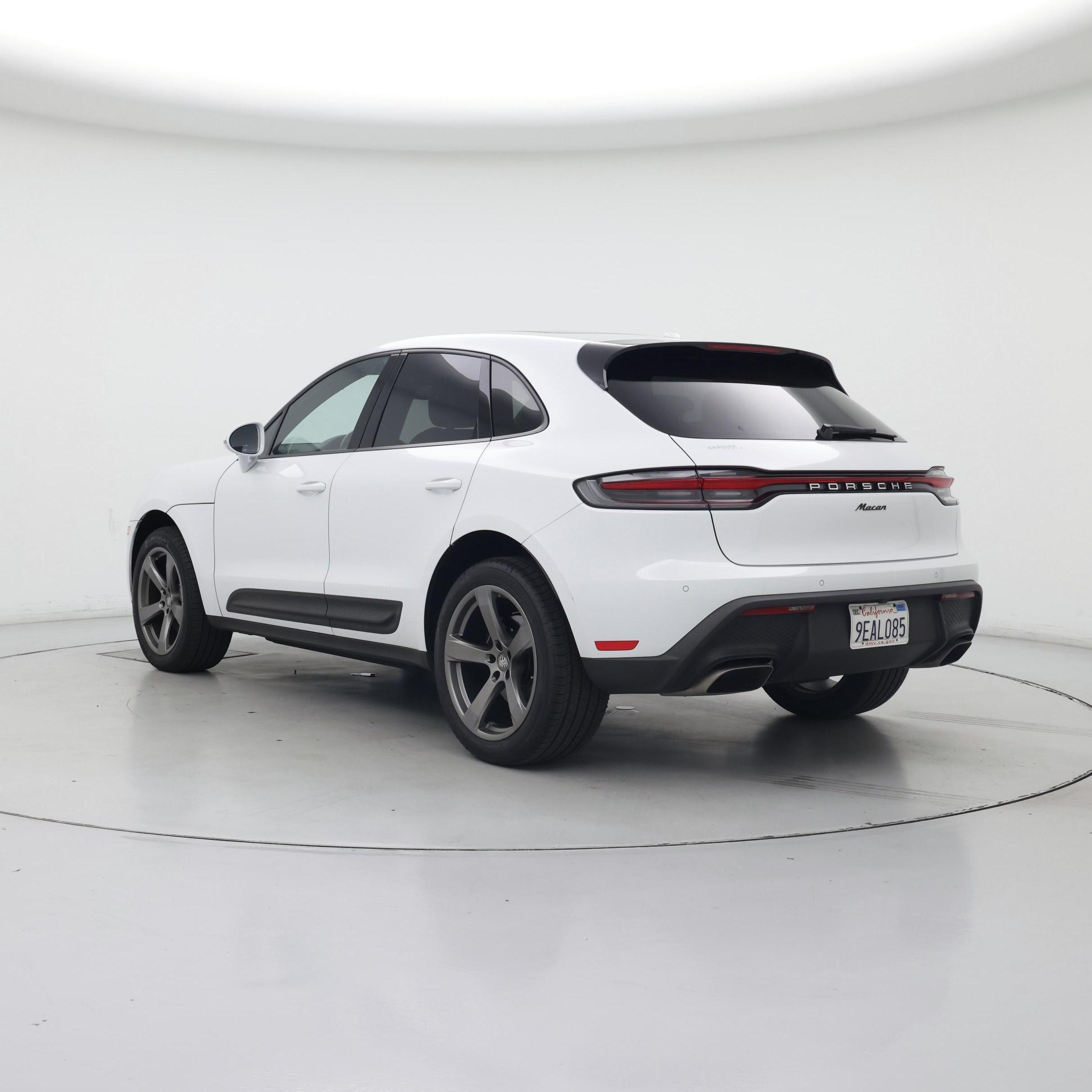 Thumbnail: 2023 Porsche Macan - 2