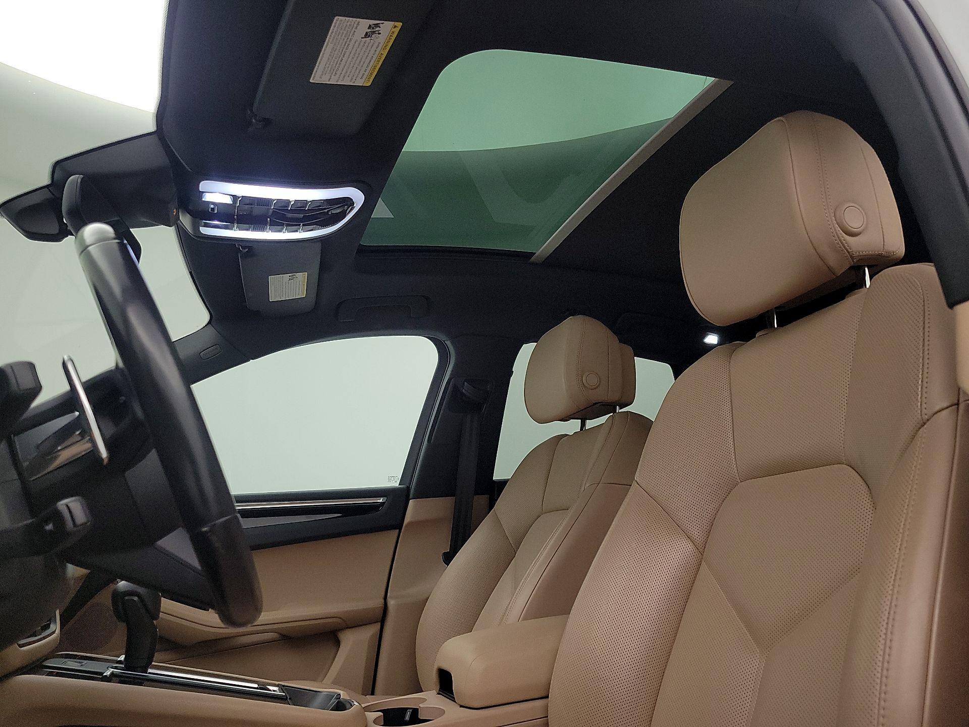 Thumbnail: 2023 Porsche Macan - 20