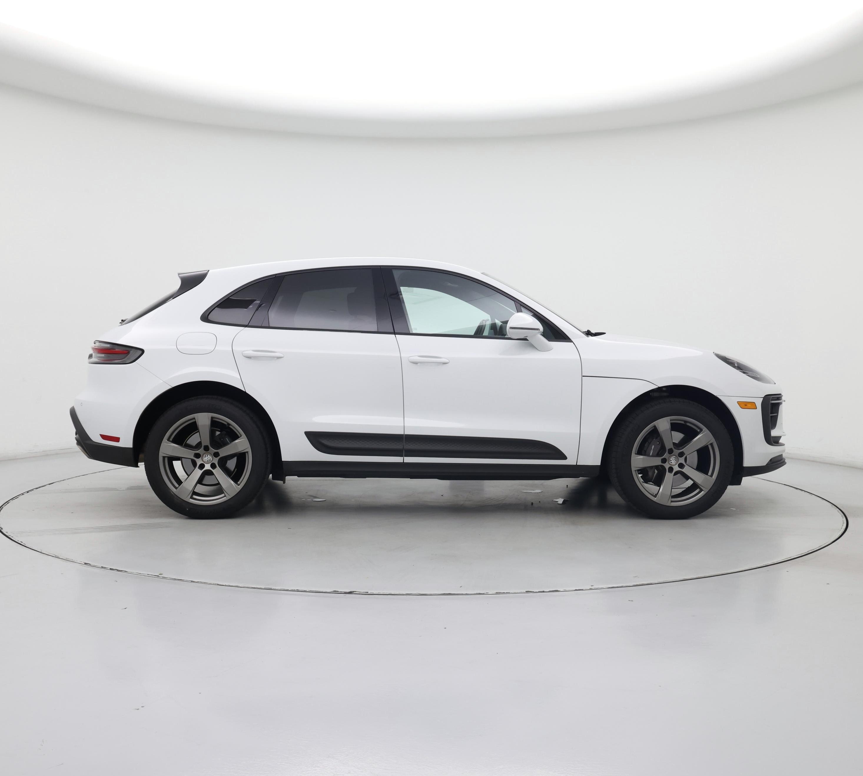 Thumbnail: 2023 Porsche Macan - 7