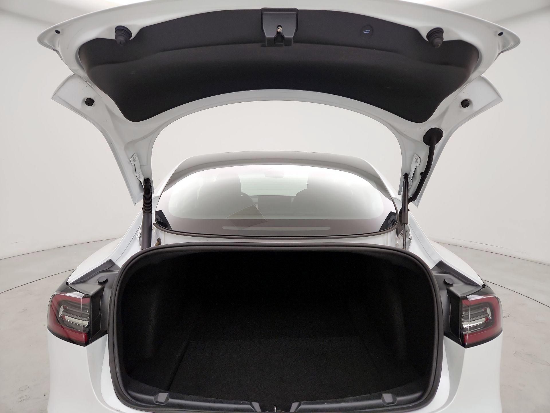 Thumbnail: 2022 Tesla Model 3 - 19