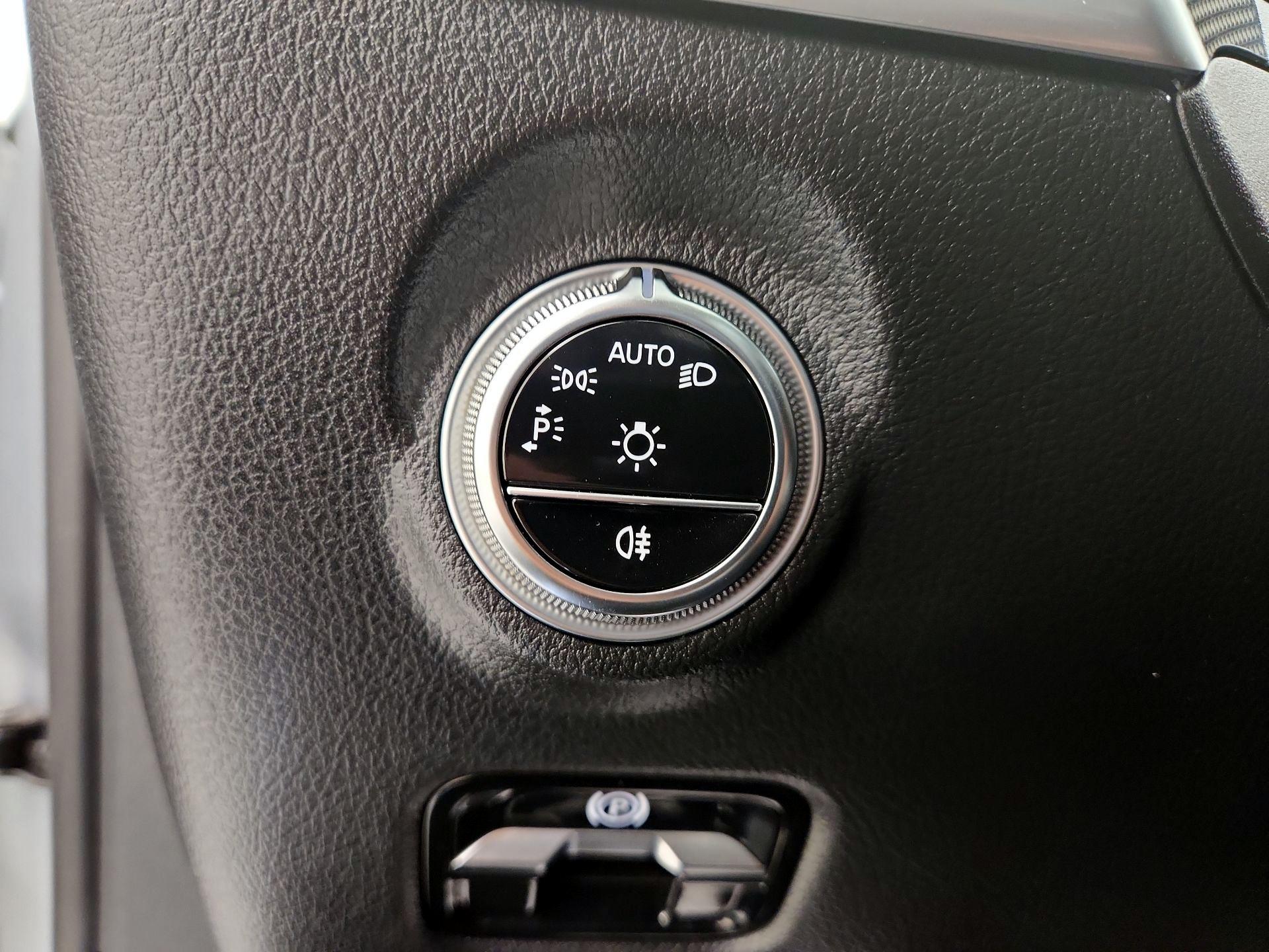 Thumbnail: 2024 Mercedes-Benz C-Class - 13